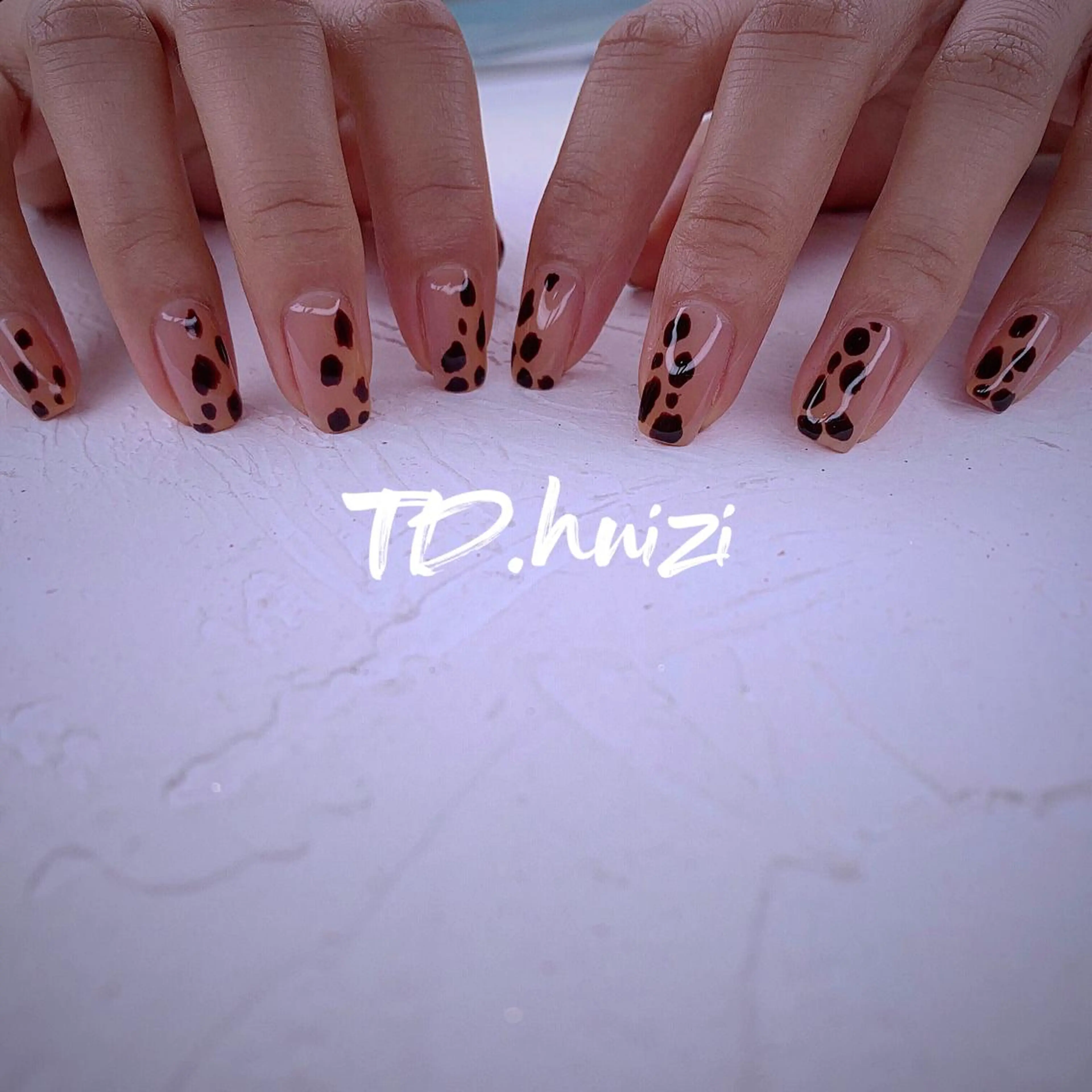 ミディアム めぐみのネイルサロン スタッフ練習のネイルデザイン