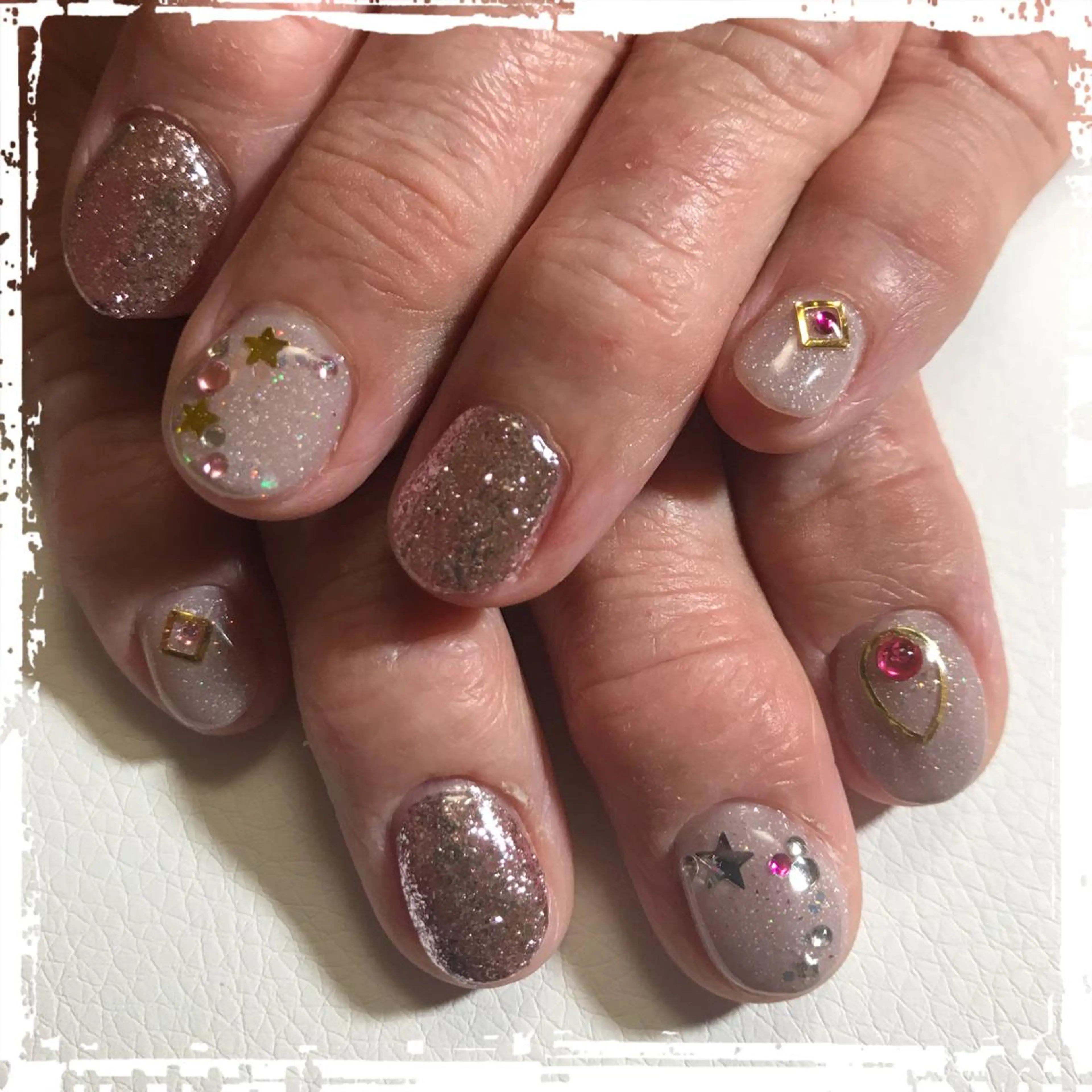 ネイル ECLAT エクラ所属・寺山 千鶴のネイルデザイン