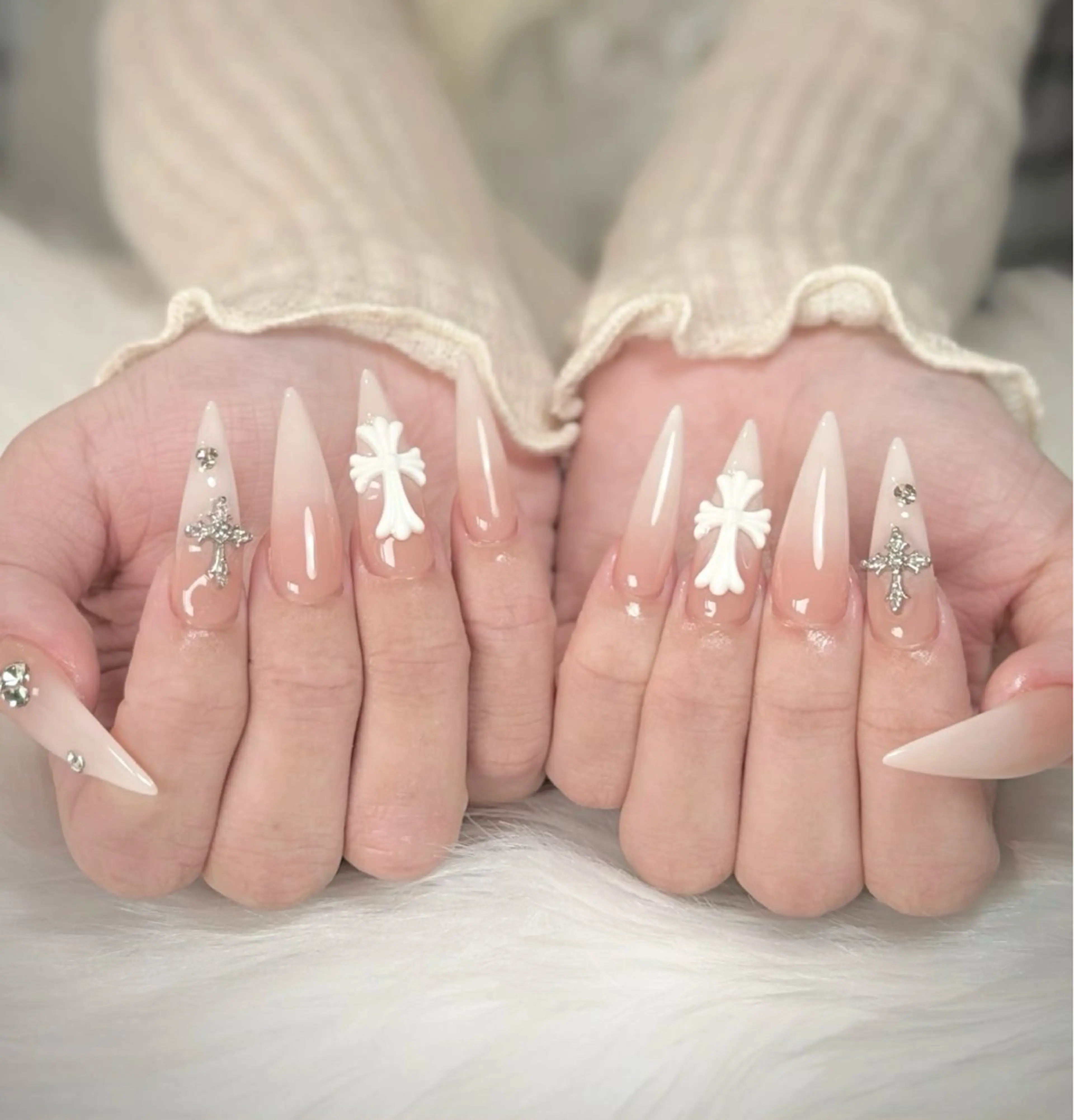 ネイル オーロラネイル チークネイル フットネイル フレンチネイル ジェルネイル ハンドネイル Nichi Nailsのネイルデザイン