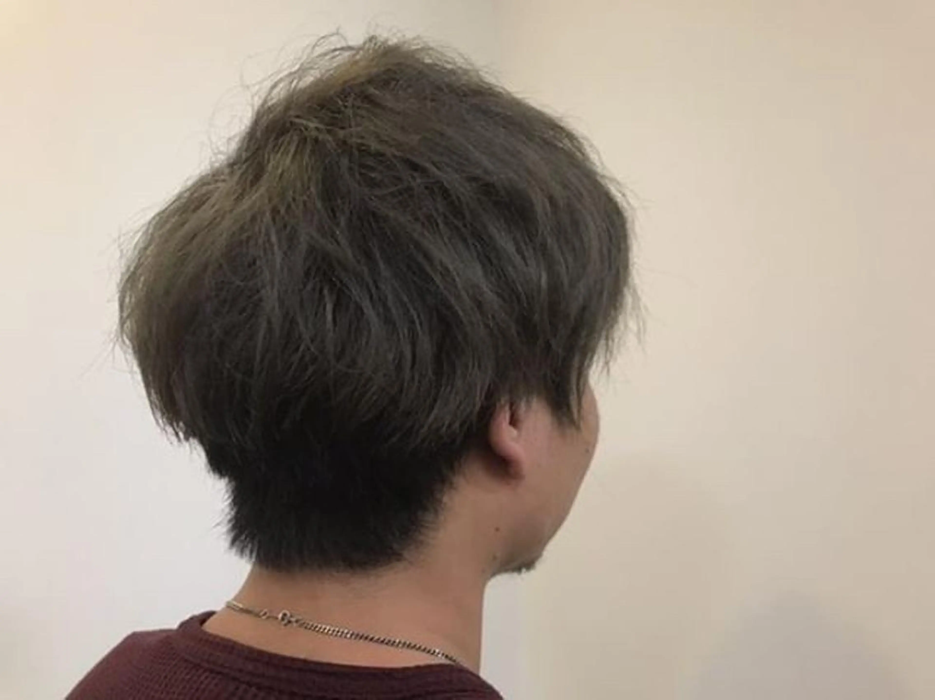 カラー メンズ アッシュ 小泉 円香のヘアスタイル