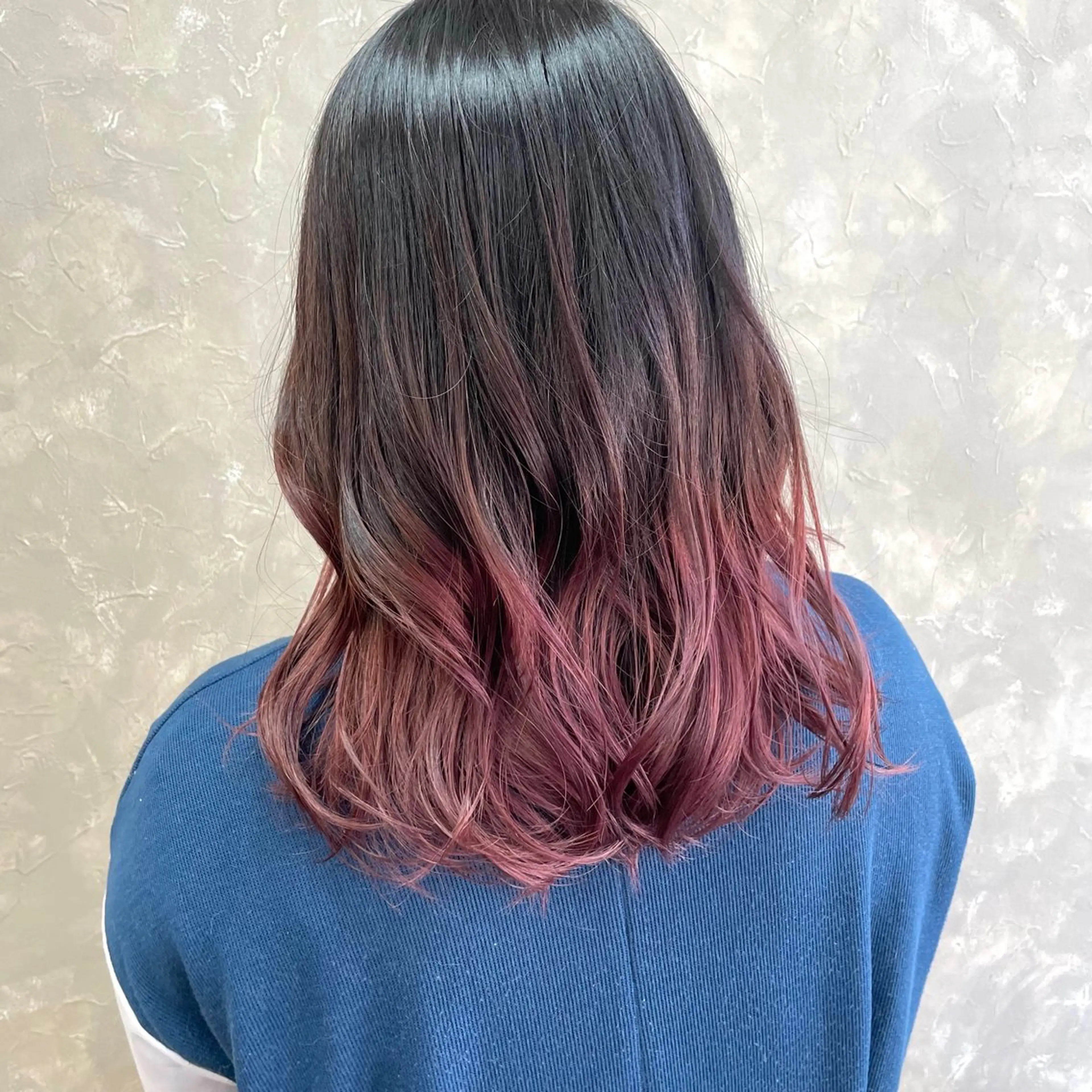 ミディアム カラー デザインカラー グラデーションカラー カット ヘアカラー 有田裕真 【ブリーチカラー】のヘアスタイル