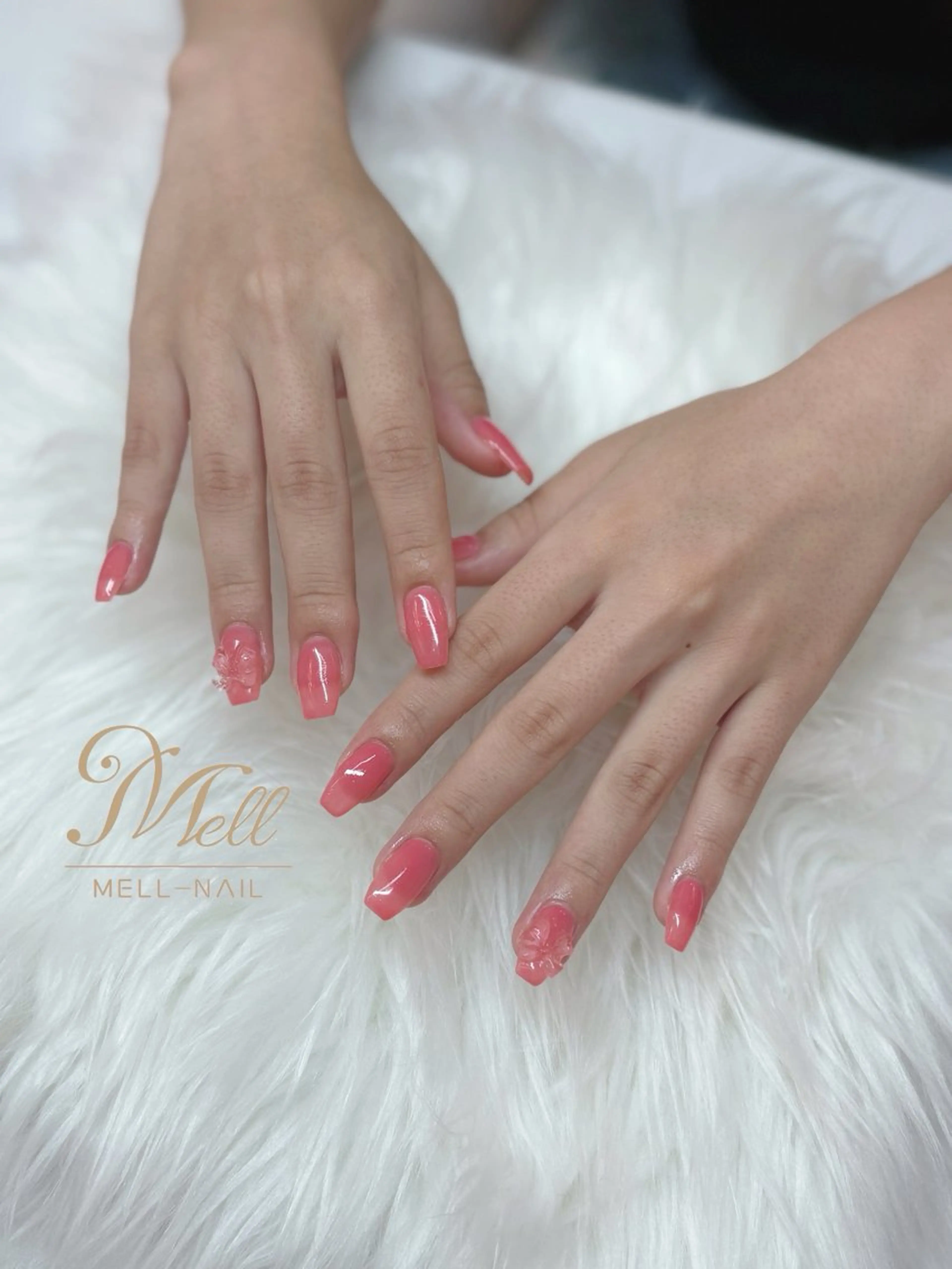 セミロング Aimi. MELL-NAILのネイルデザイン