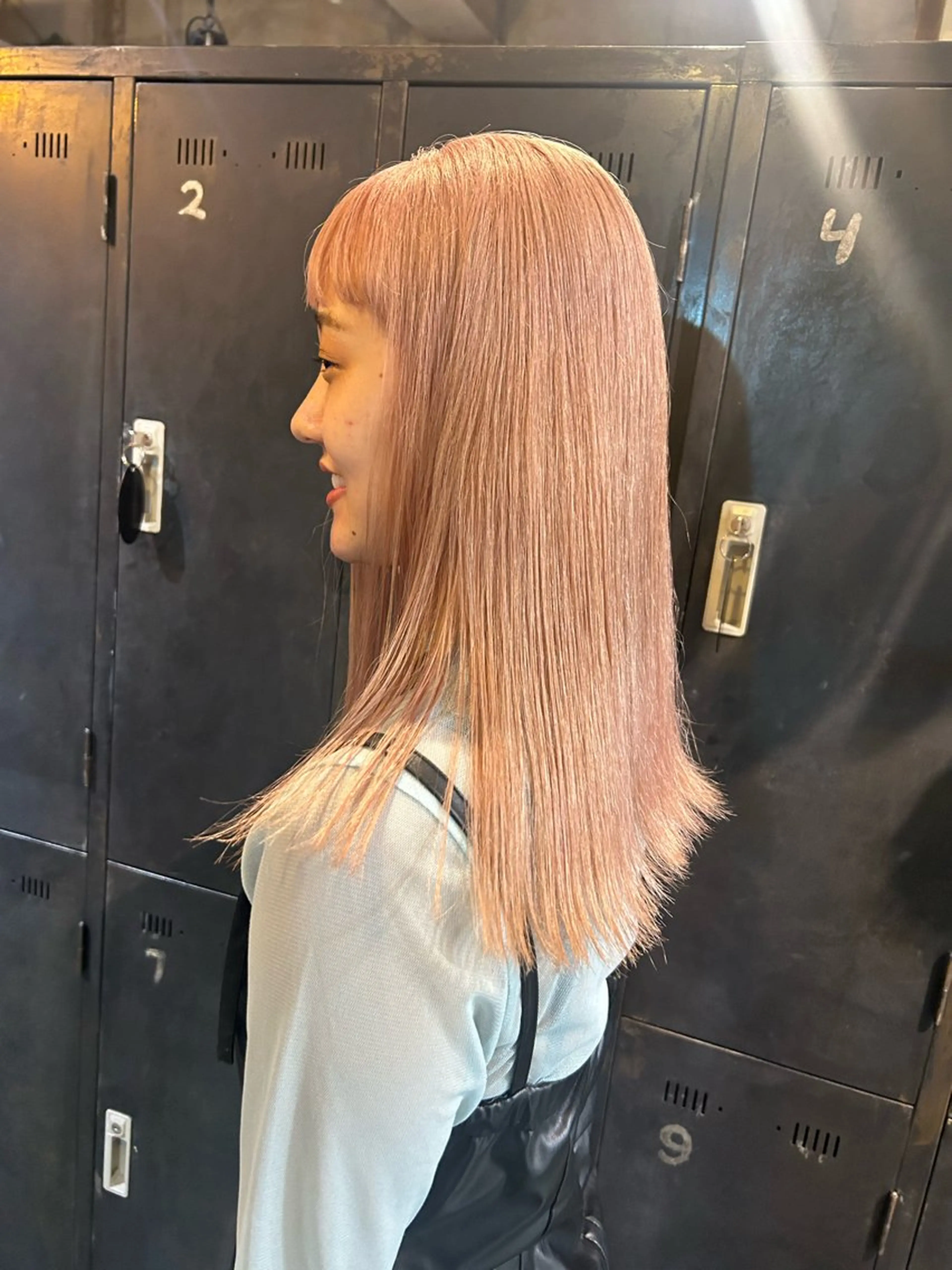 ミディアム カット ヘアカラー トリートメント ハイトーン/ブリーチ 🧁soraのヘアスタイル