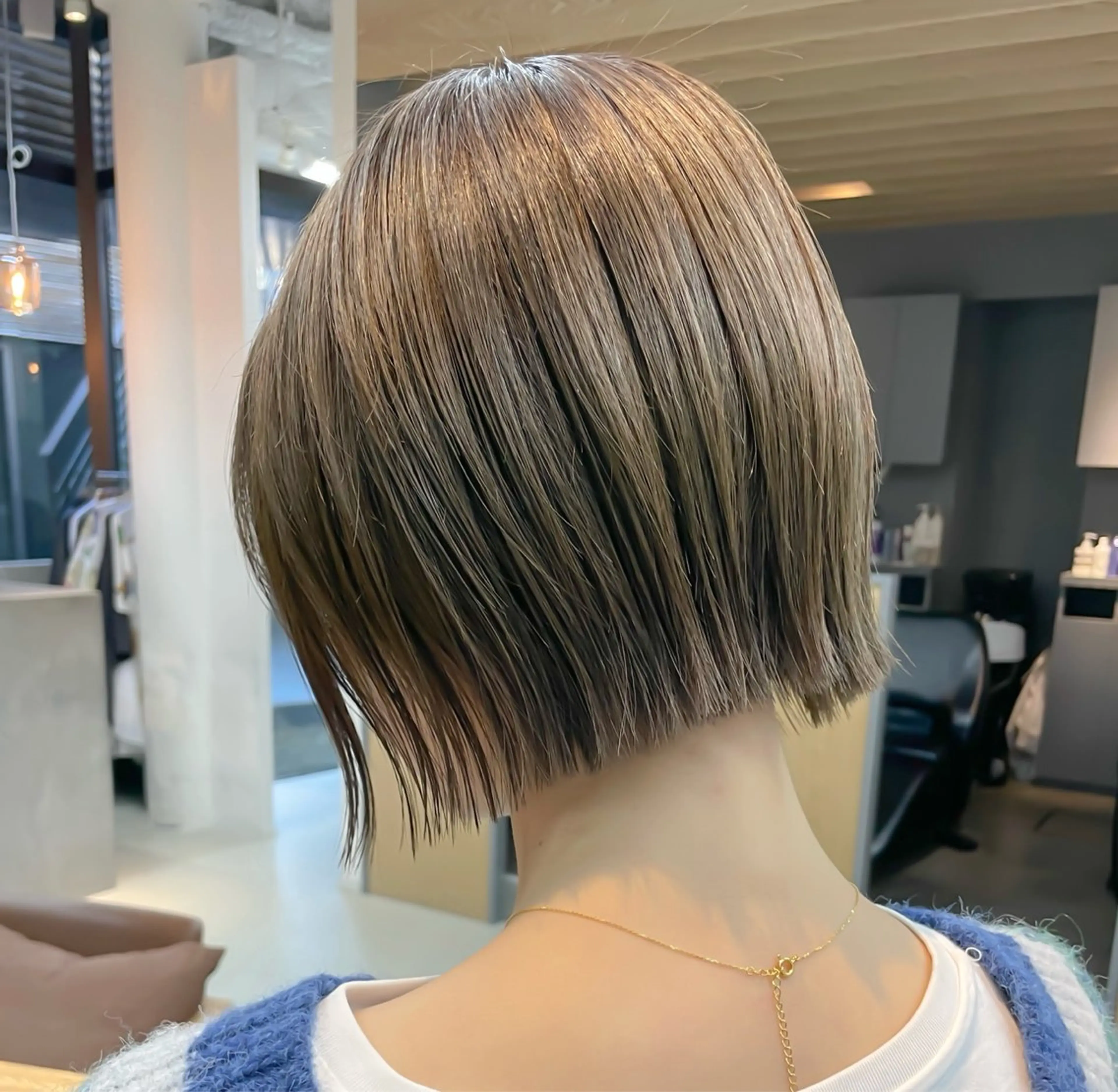 ショート カラー ベージュカラー ボブ 外ハネヘア カット ヘアカラー トリートメント ボブ/ショート /パーマ/shinのヘアスタイル