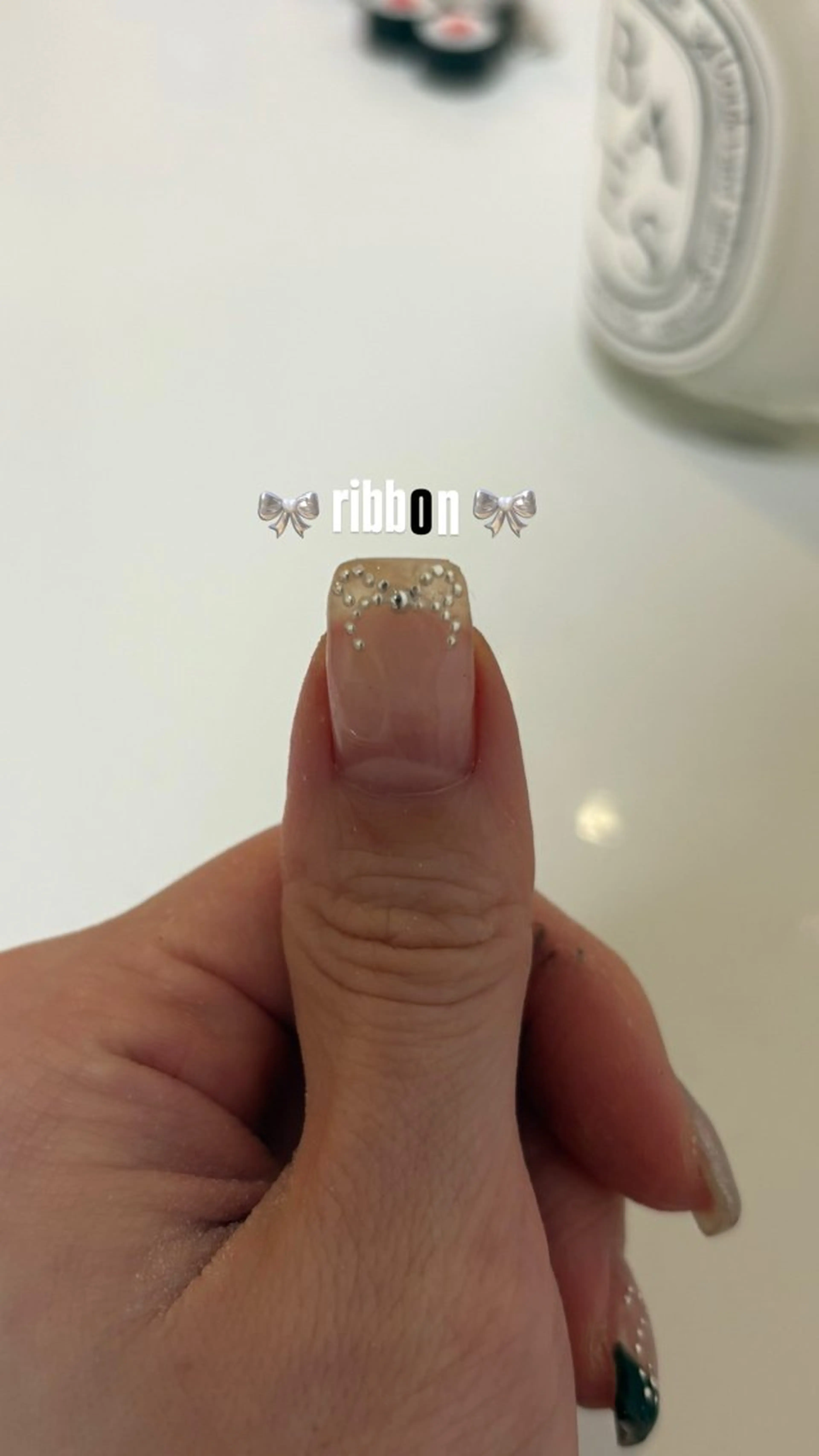 ネイル リボン xoxo_nail 🎀FUKAのネイルデザイン