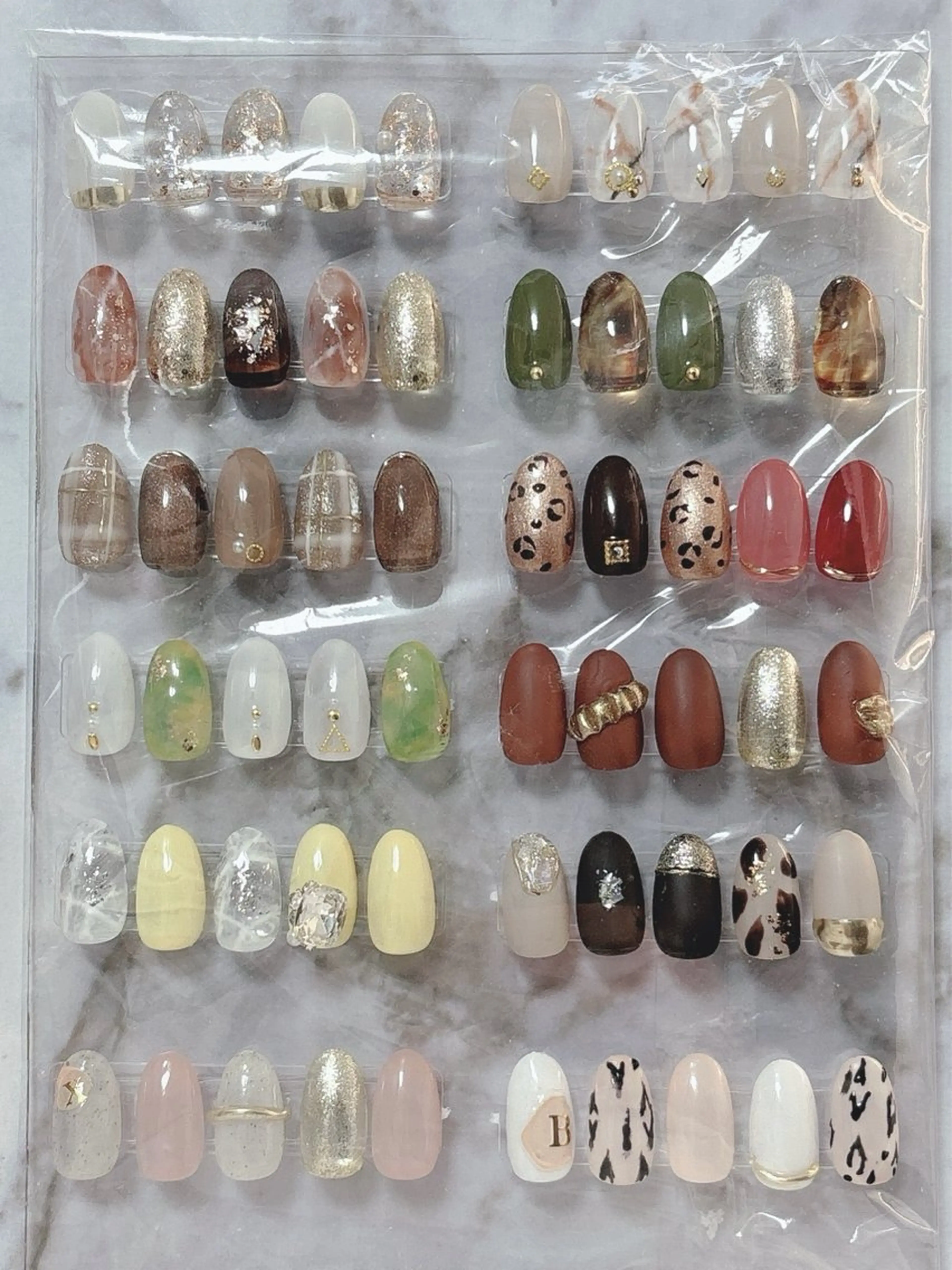 ネイル ニュアンスネイル ハンドネイル BABY LION :Fumiyoのネイルデザイン