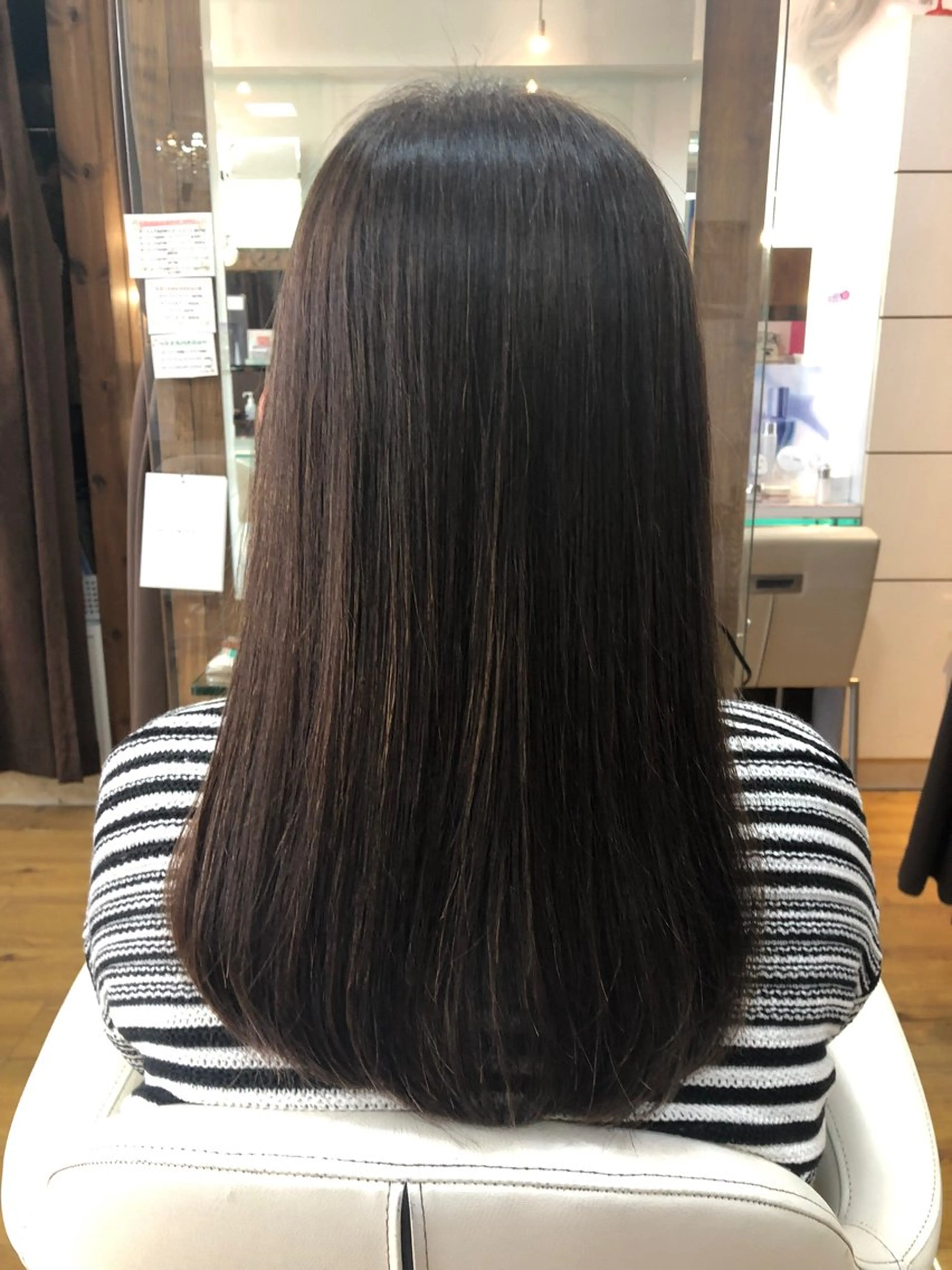 セミロング 根岸 真奈美のヘアスタイル