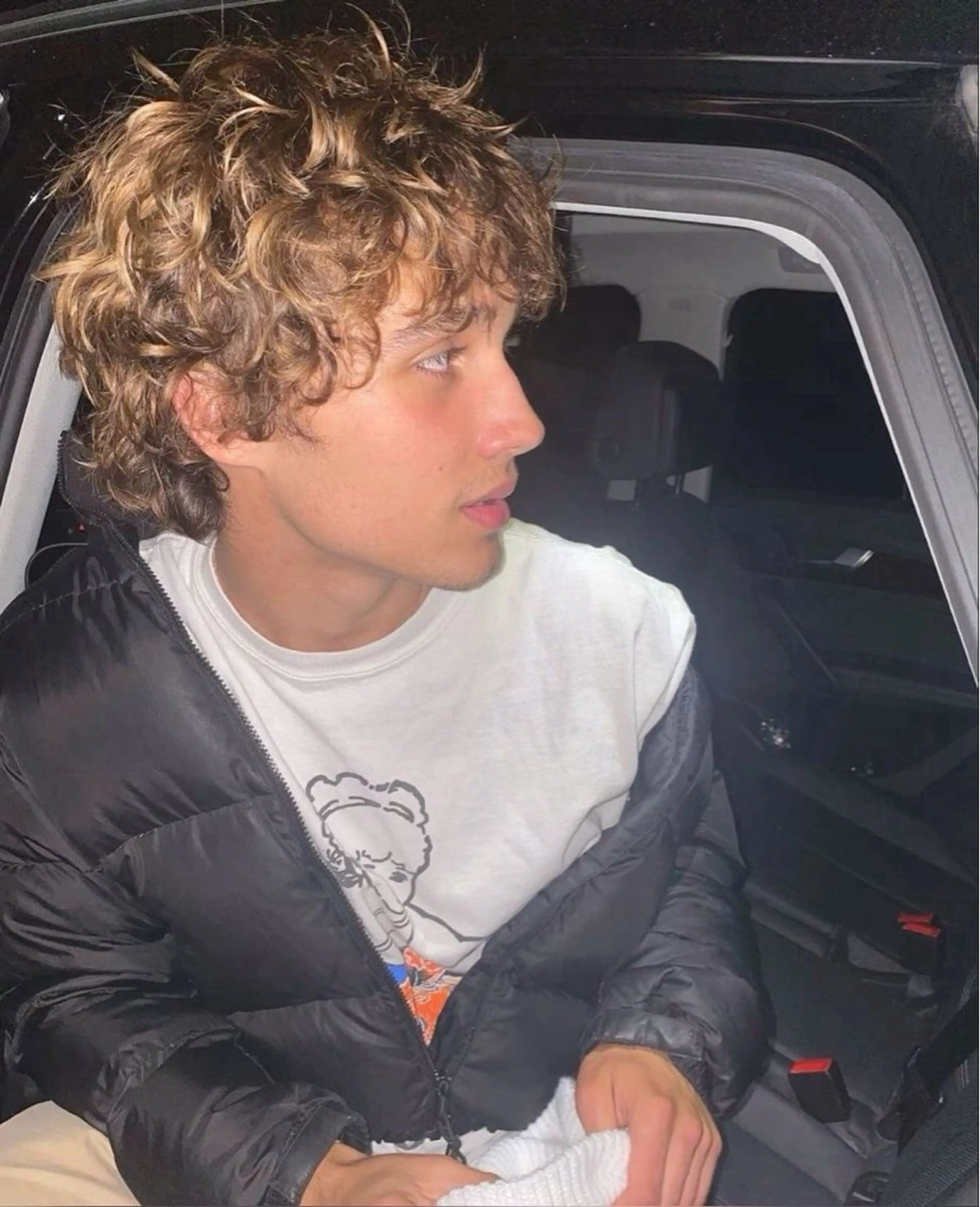 ミディアム パーマ メンズ 高橋 愛依のヘアスタイル