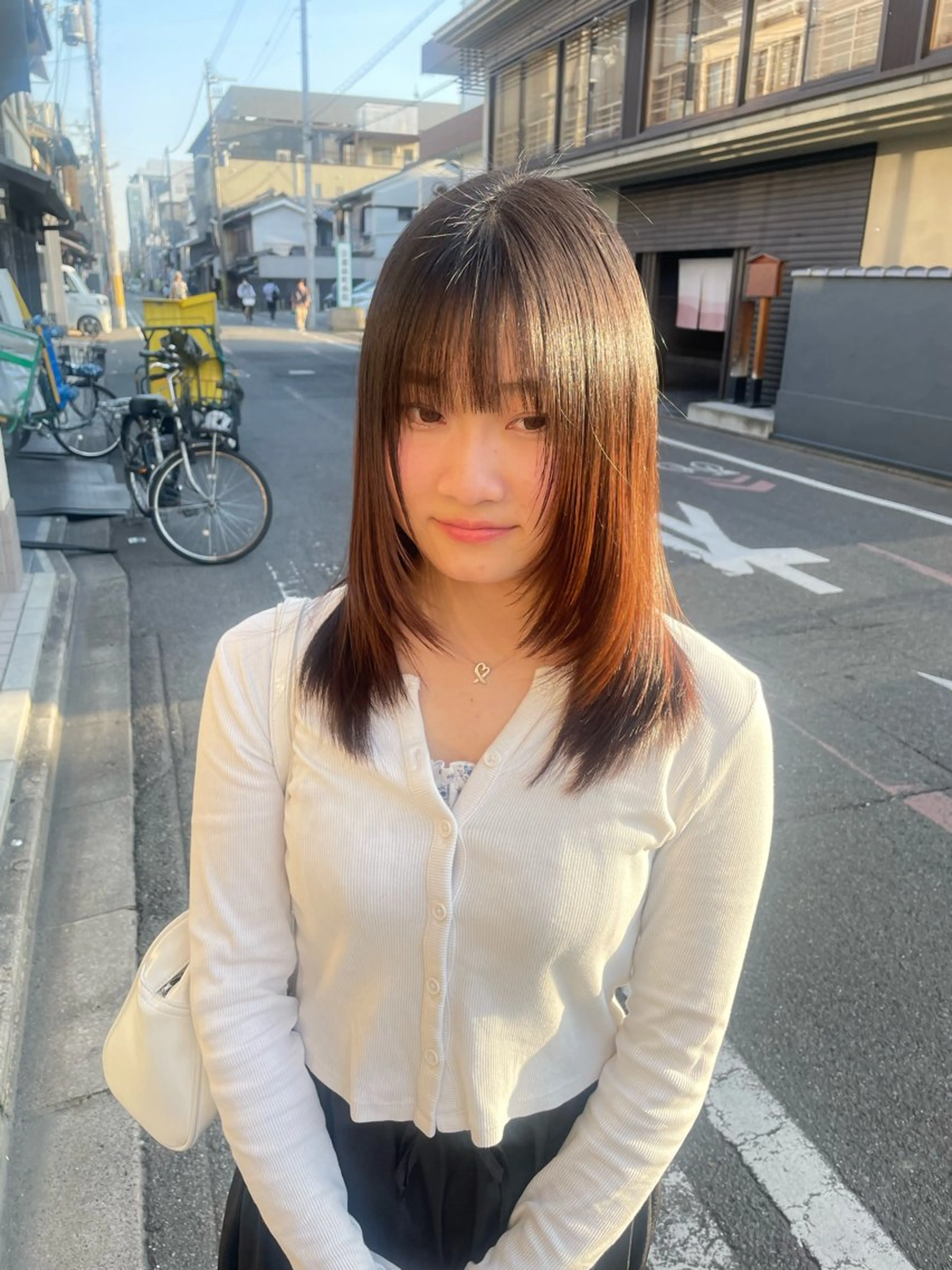 ミディアム レイヤーカット マツダ レンのヘアスタイル