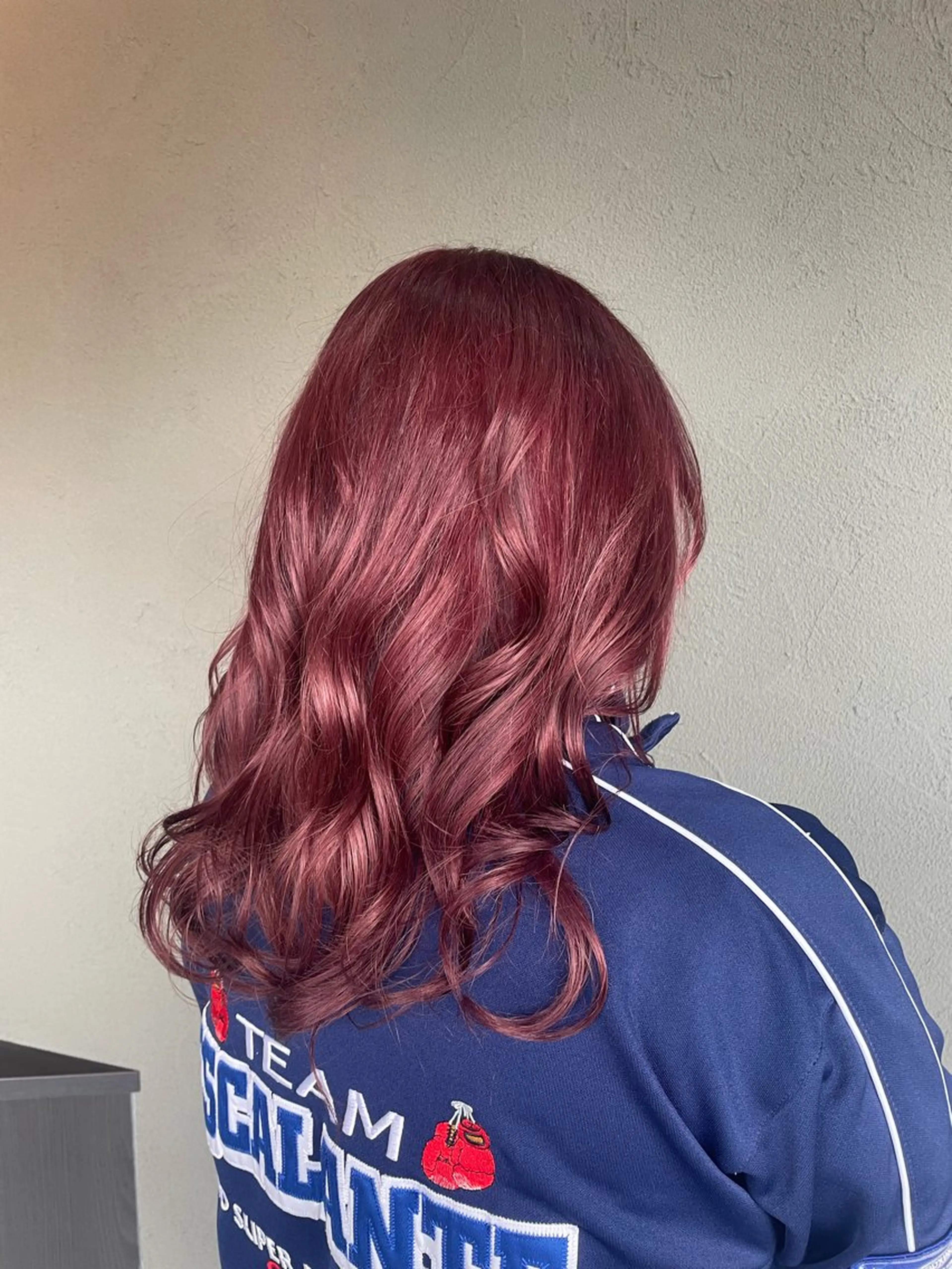 カラー カシス レッドカラー ひだか しえのヘアスタイル