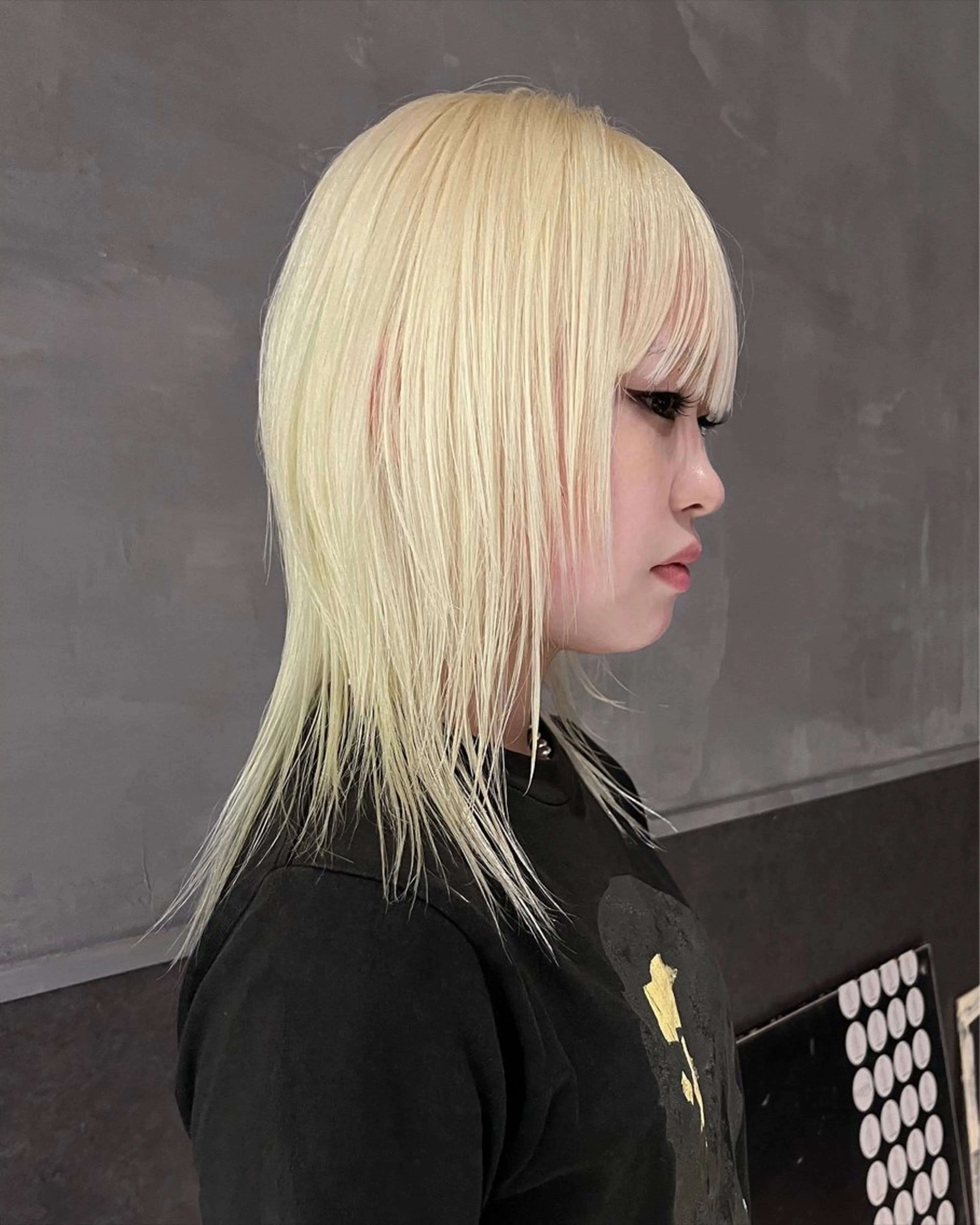 カラー ブリーチ 抜きっぱなしブロンド ヘアカラー Vicky オリーブ メンズカジュアルのヘアスタイル