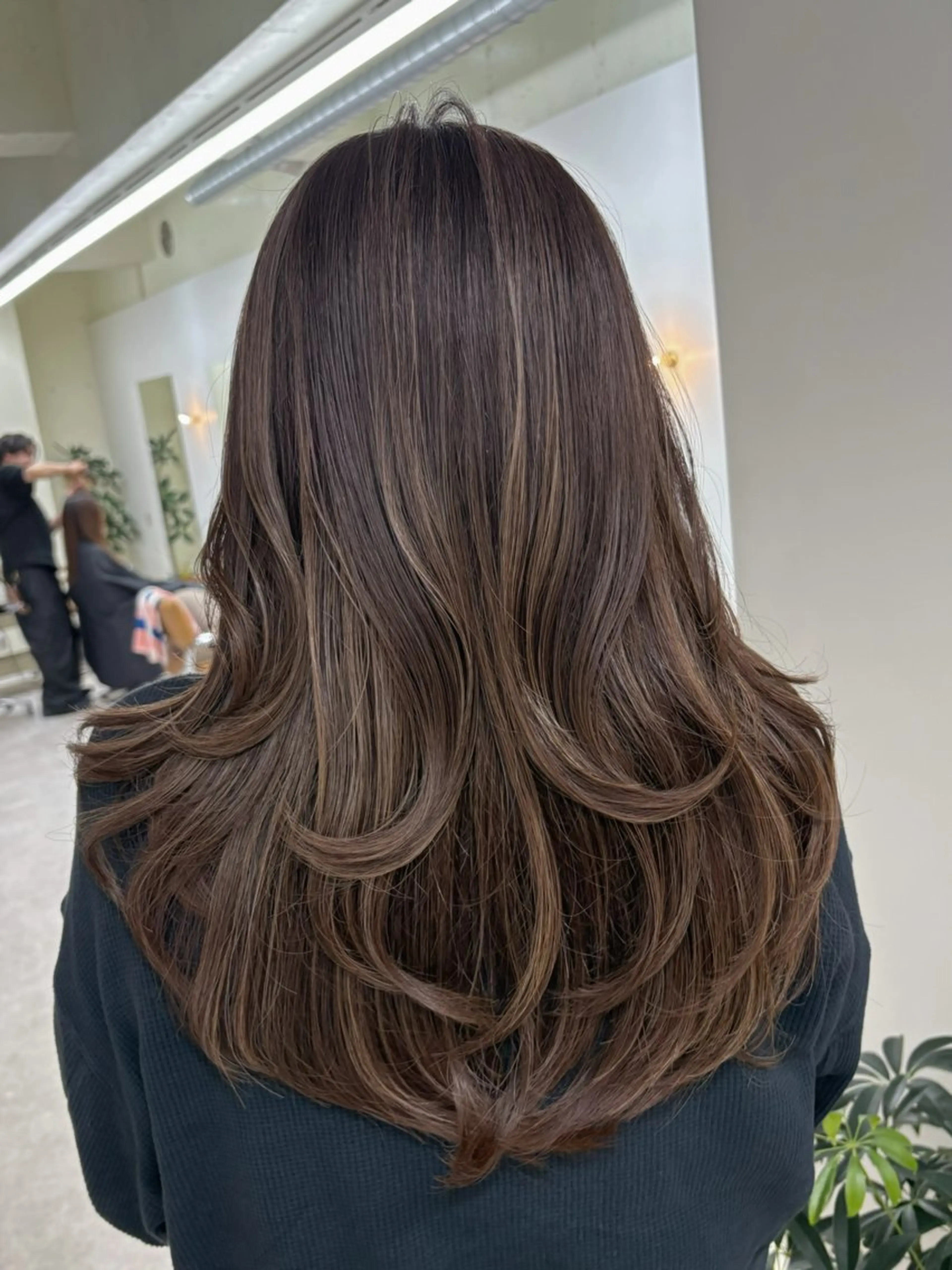 ロング カラー カット ヘアカラー トリートメント 新實 ゆりあのヘアスタイル