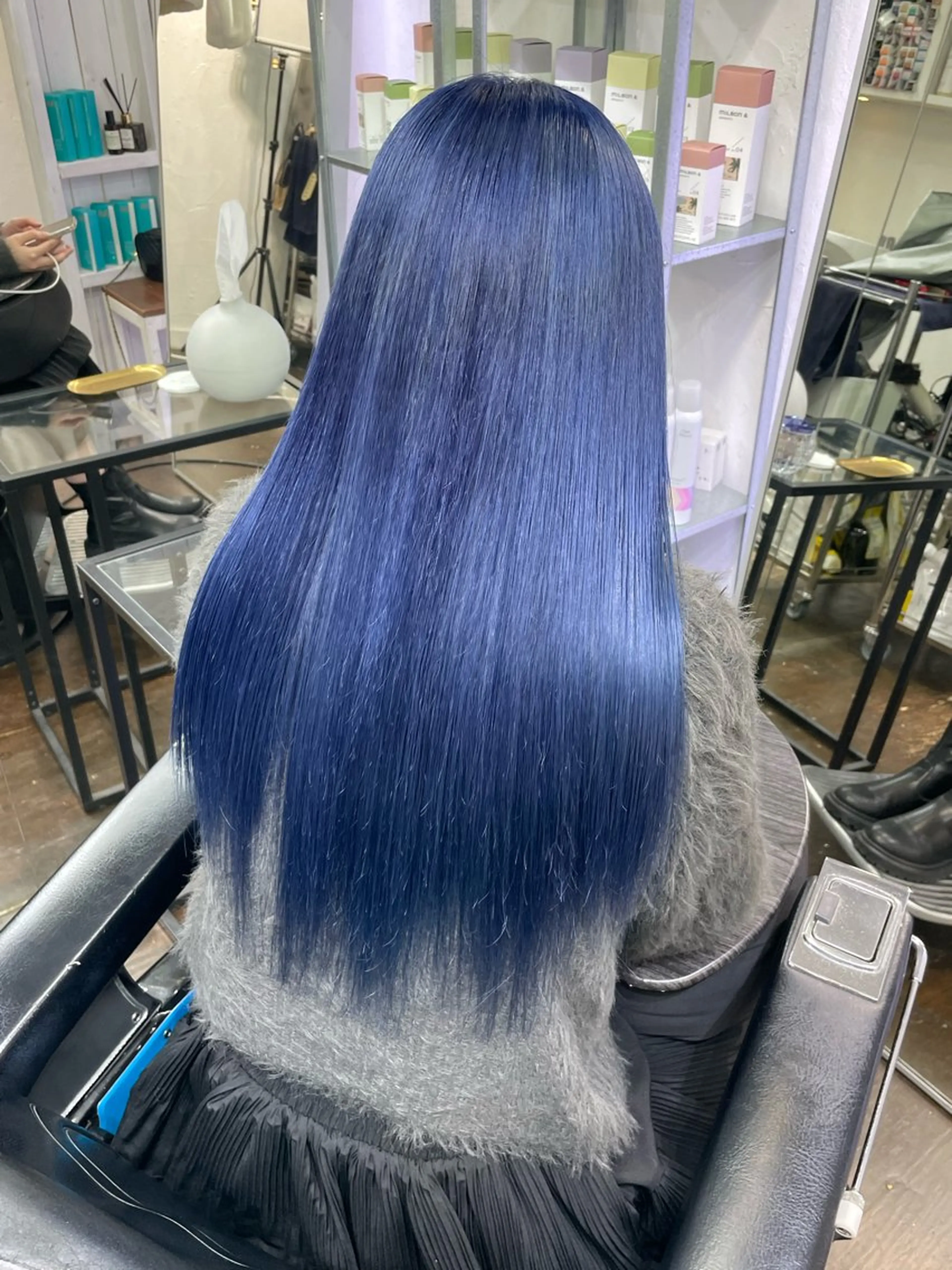 ロング カラー ブルーカラー シルバー ヘアカラー 💍ダメージ最小限 ブリーチ/ちさと💍のヘアスタイル