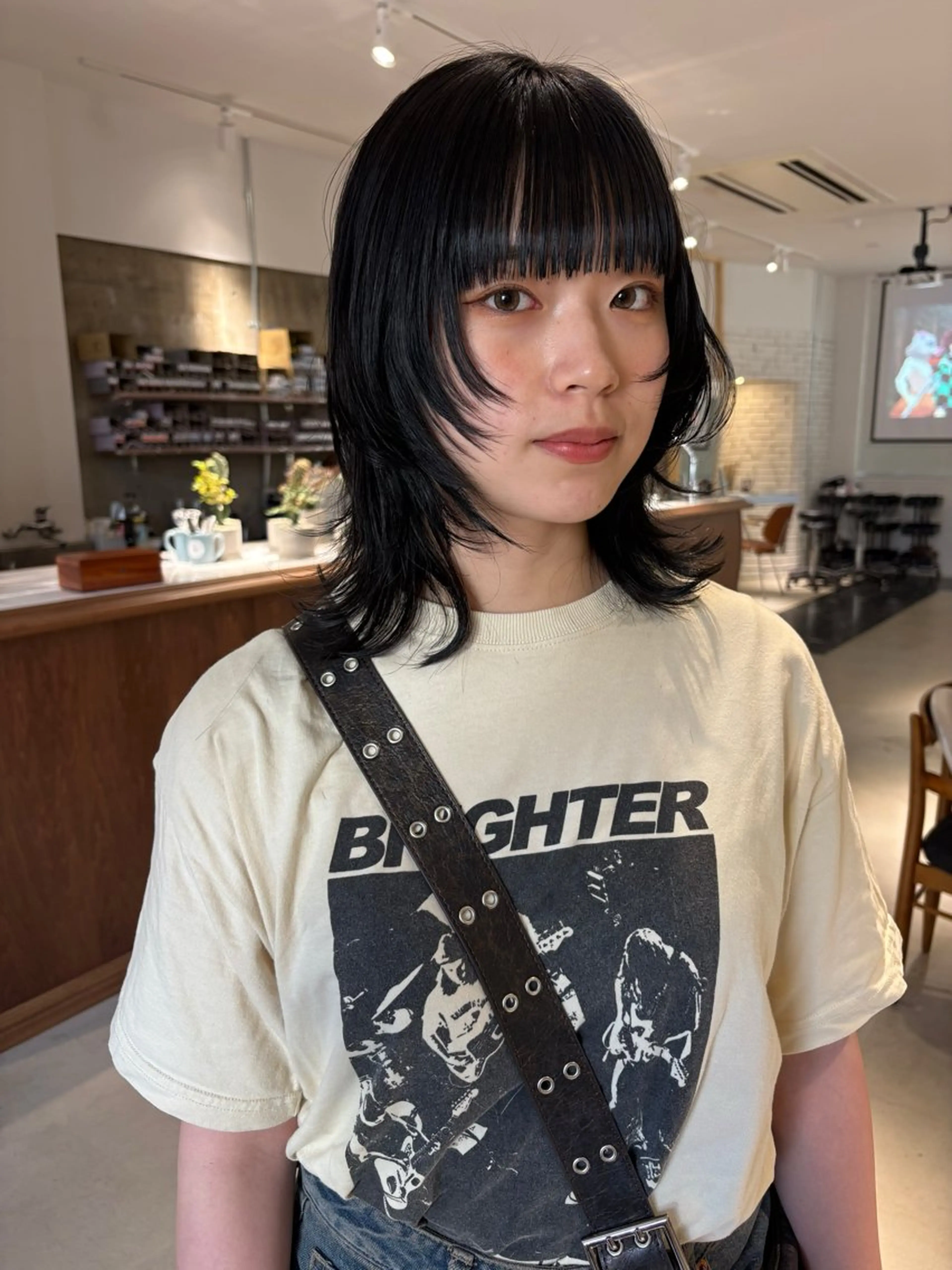 ミディアム カラー レイヤーカット Yui⭐️ 透け感カラーのヘアスタイル