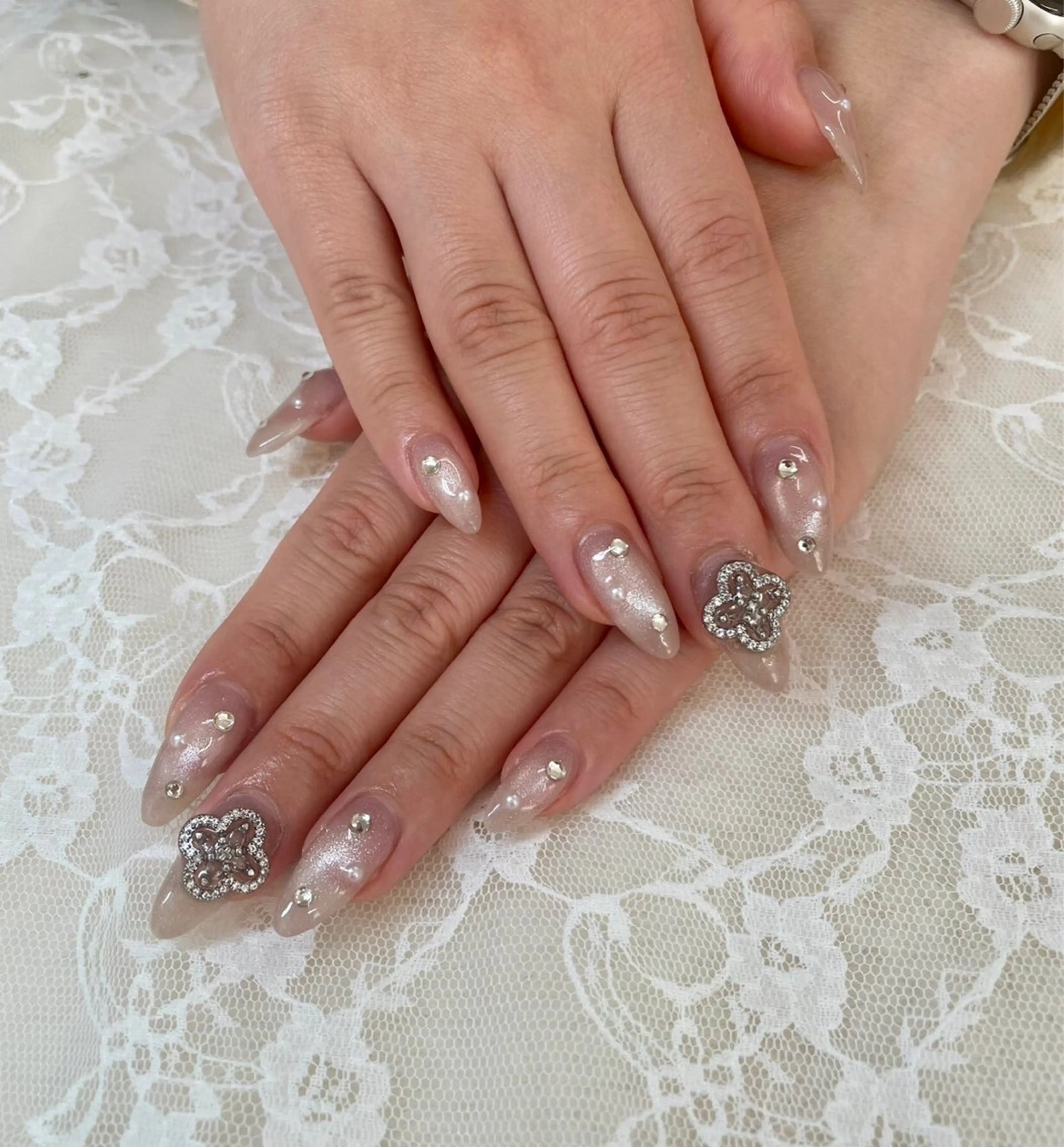 ネイル キラキラネイル マグネットネイル ストーンネイル ワンホンネイル ハンドネイル ハンドケア Epokku ネイルサロンのネイルデザイン