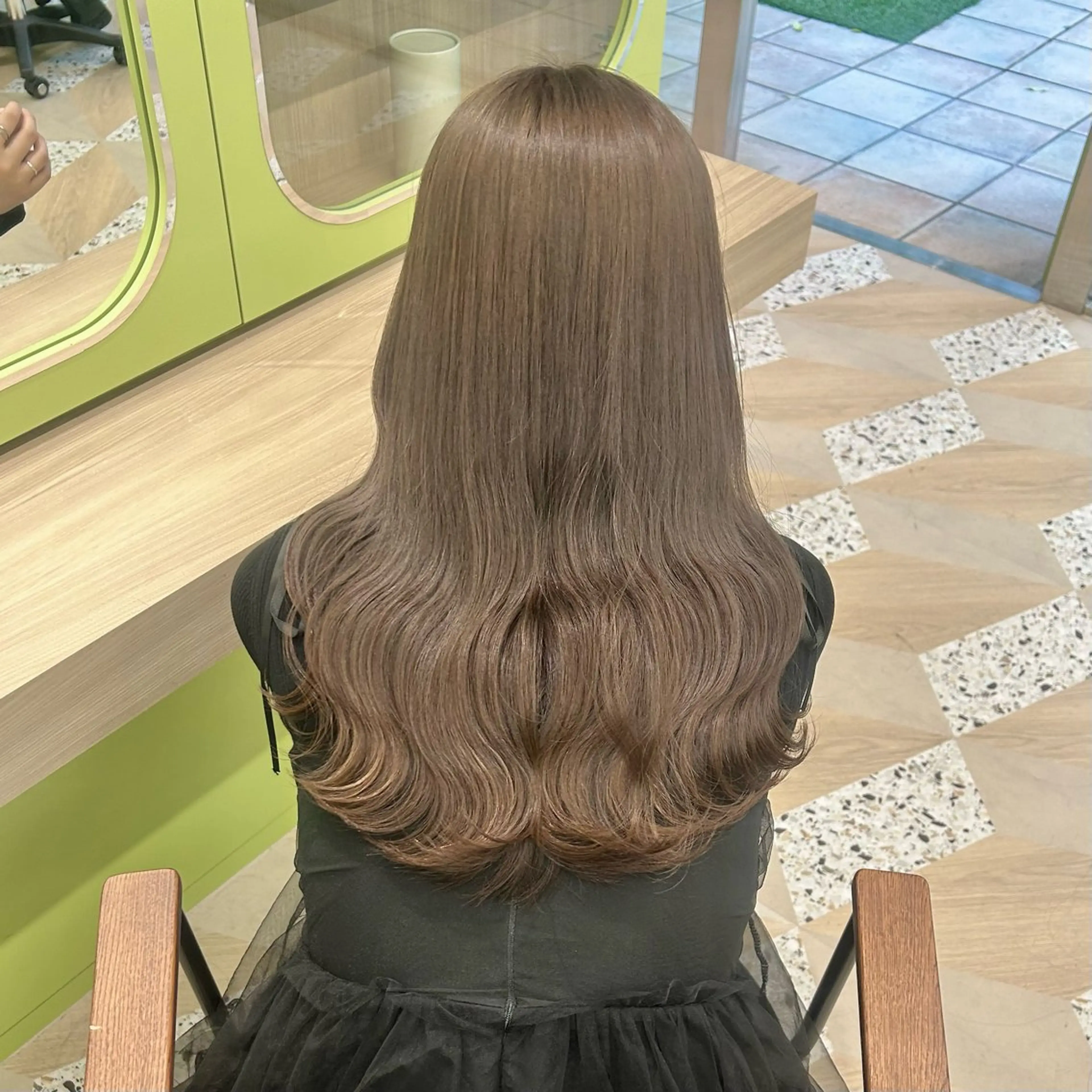 ロング カラー ベージュカラー ブリーチ ブラウンカラー ショコラベージュ 透明感カラー カット ヘアカラー トリートメント ブリーチなしベージュ /ヘアセット/ミユのヘアスタイル