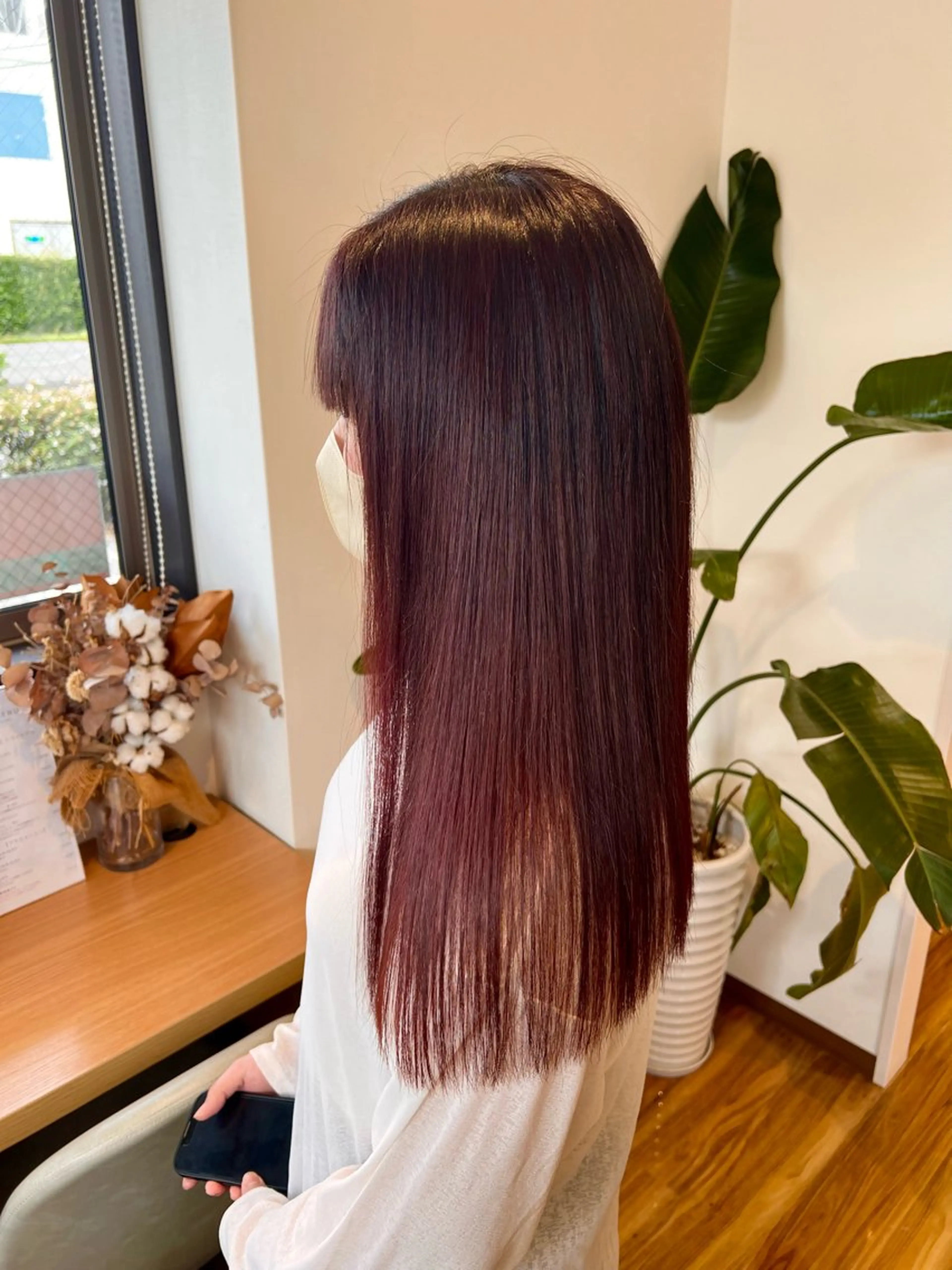 ロング カラー ブリーチ カシス ブリーチなしカラー レッドカラー カット ヘアカラー トリートメント STORY／ MAOのヘアスタイル