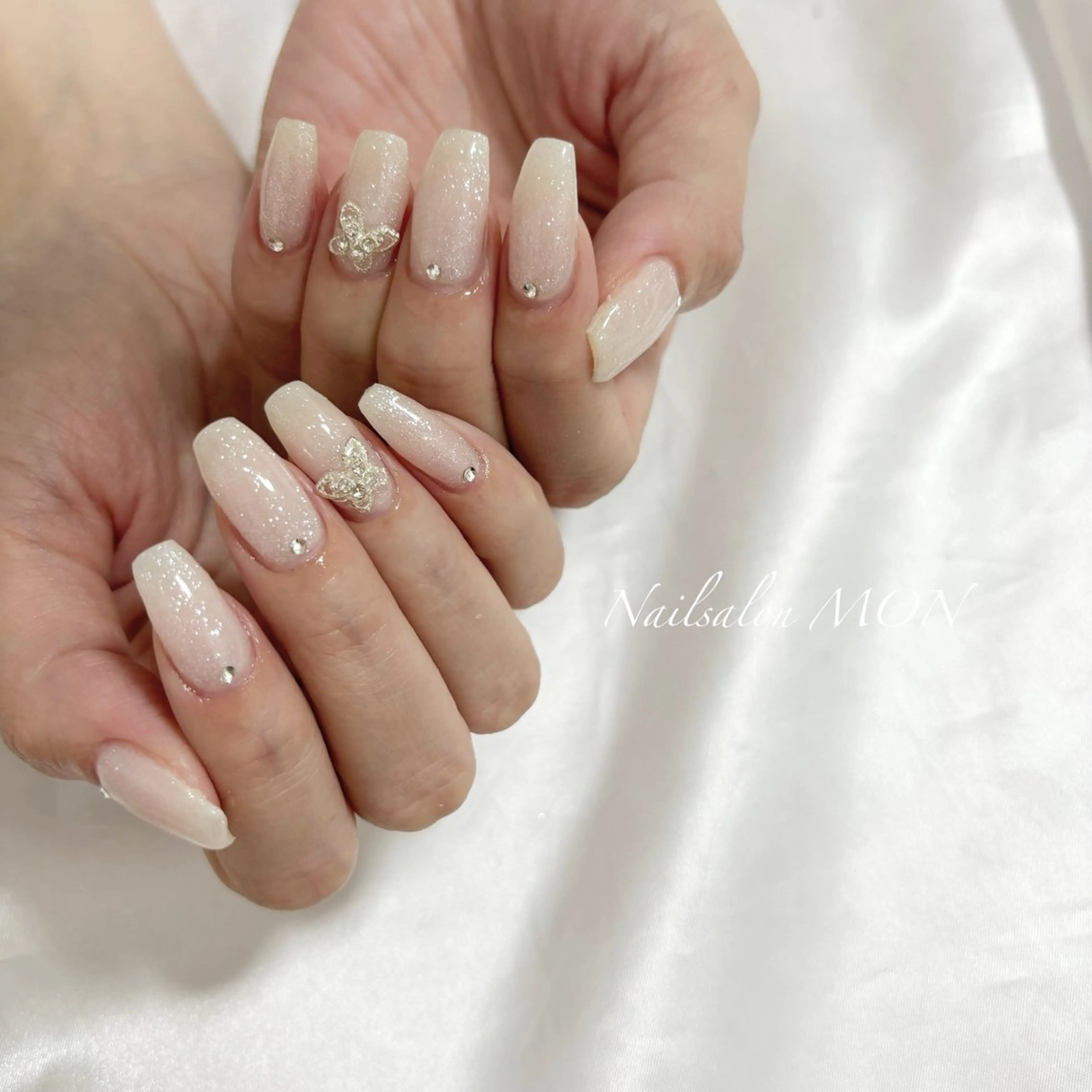 ネイル ストーンネイル ハンドネイル Nailsalon MONのネイルデザイン