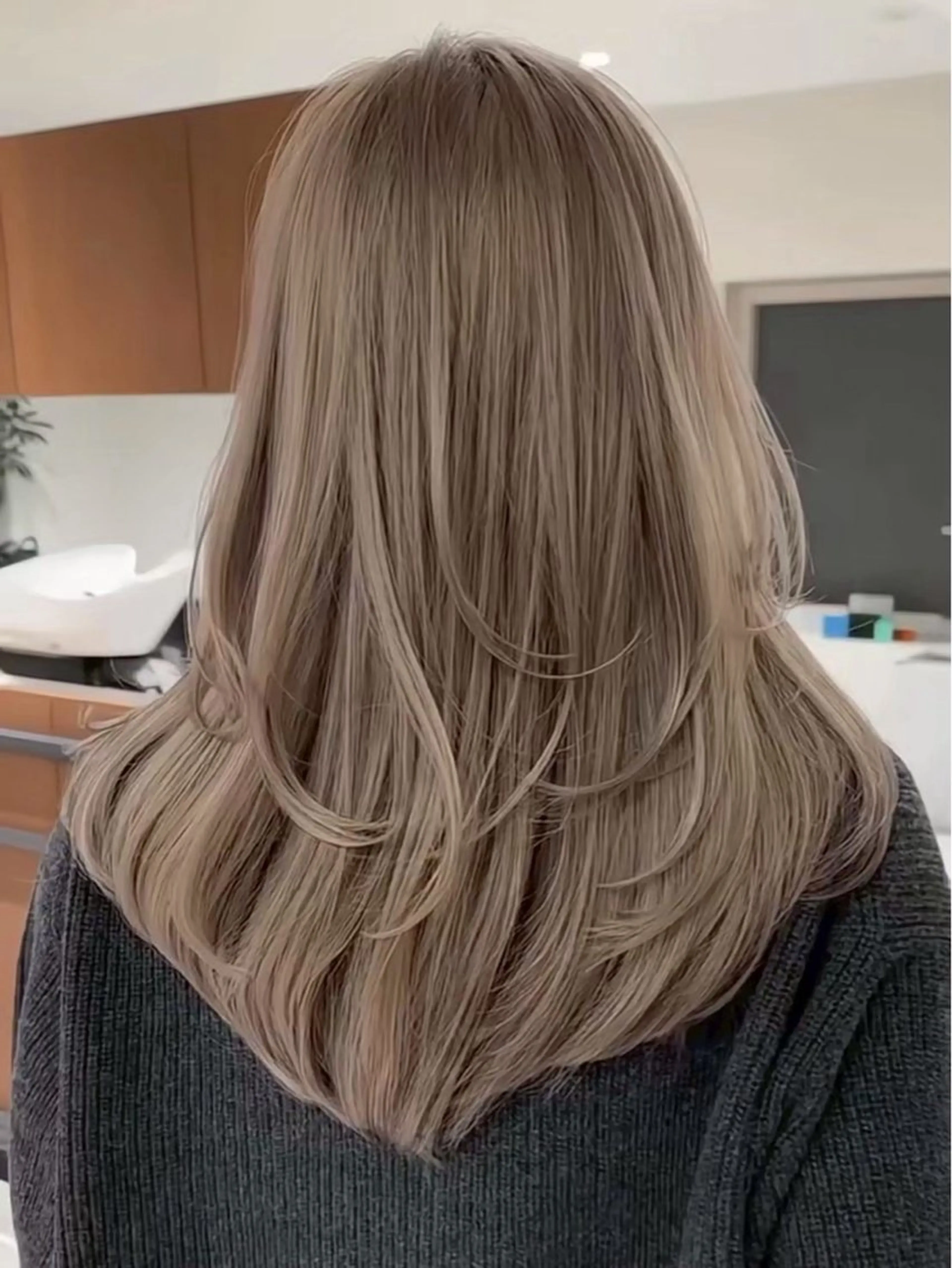 セミロング ショートボブ ボブ 髪質改善 レイヤーカット トリートメント 市毛 結菜のヘアスタイル