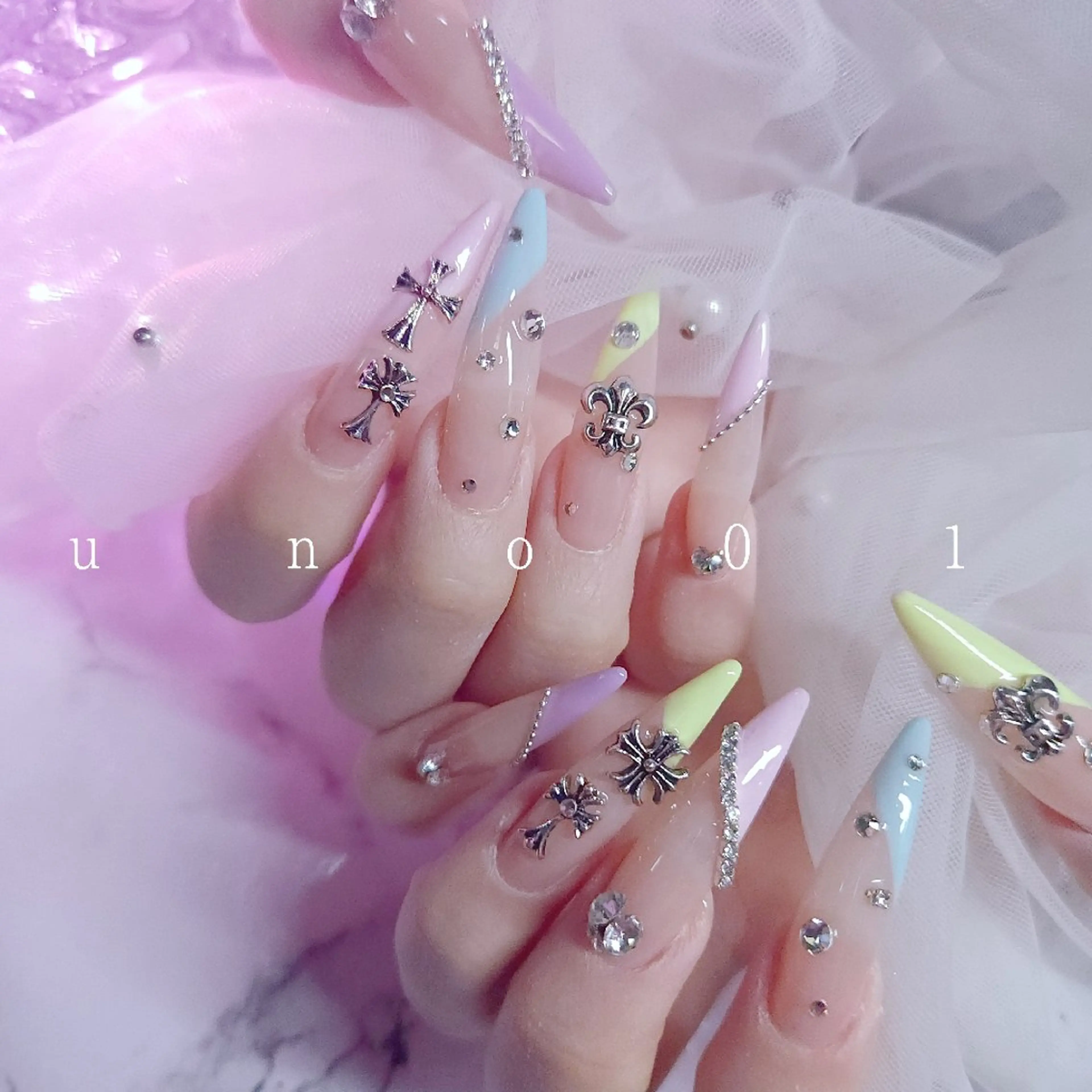 ネイル アートネイル ロングネイル ハンドネイル 梅田🦄中崎町🩵 u n o 0 1のネイルデザイン
