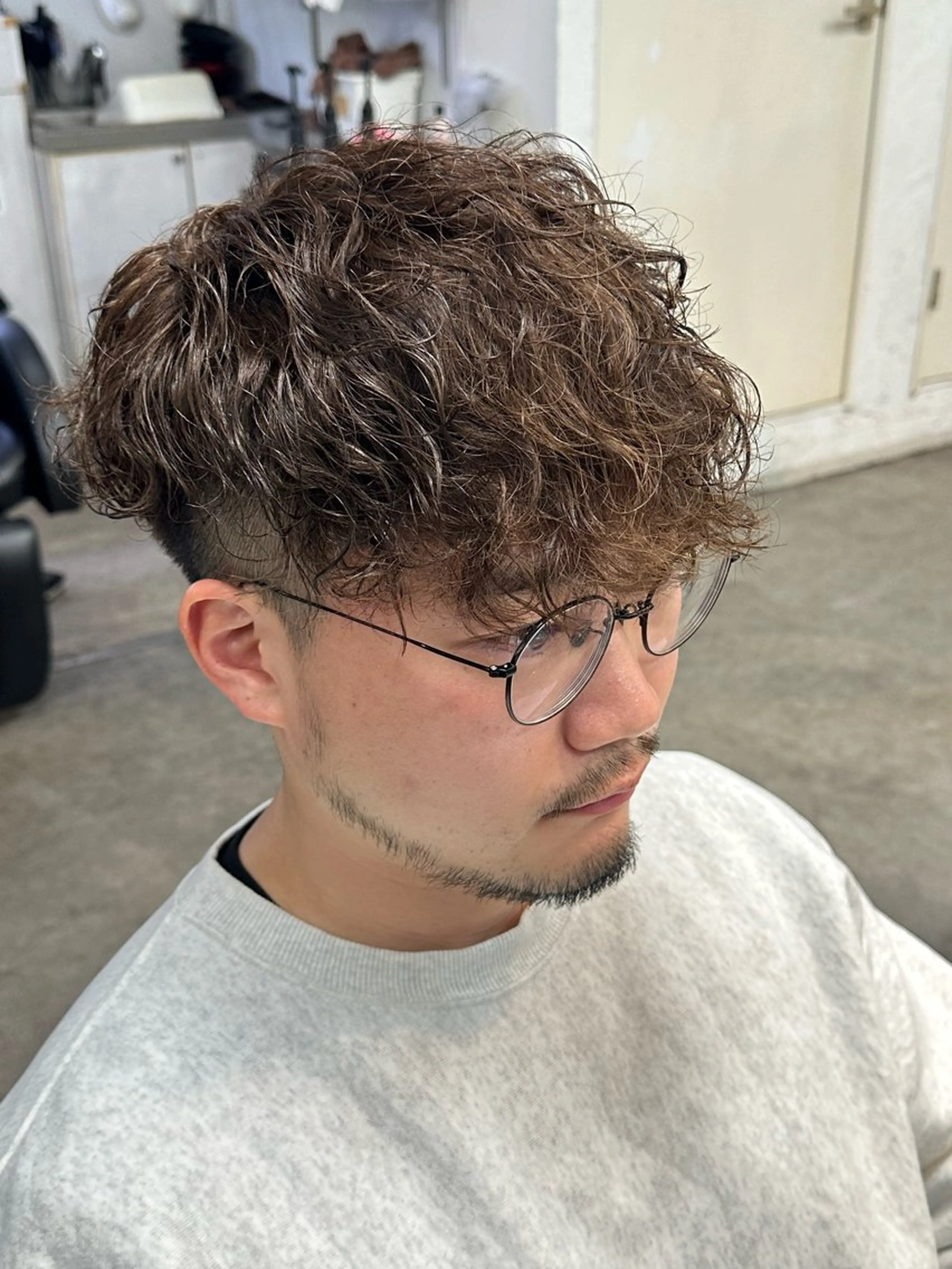 パーマ メンズ フェザーパーマ マッシュ メンズパーマ 学生（メンズ向け） メンズツイストパーマ カット パーマ fifth men's原宿所属・fifth/原宿/ シャドウパーマ/カズのヘアスタイル