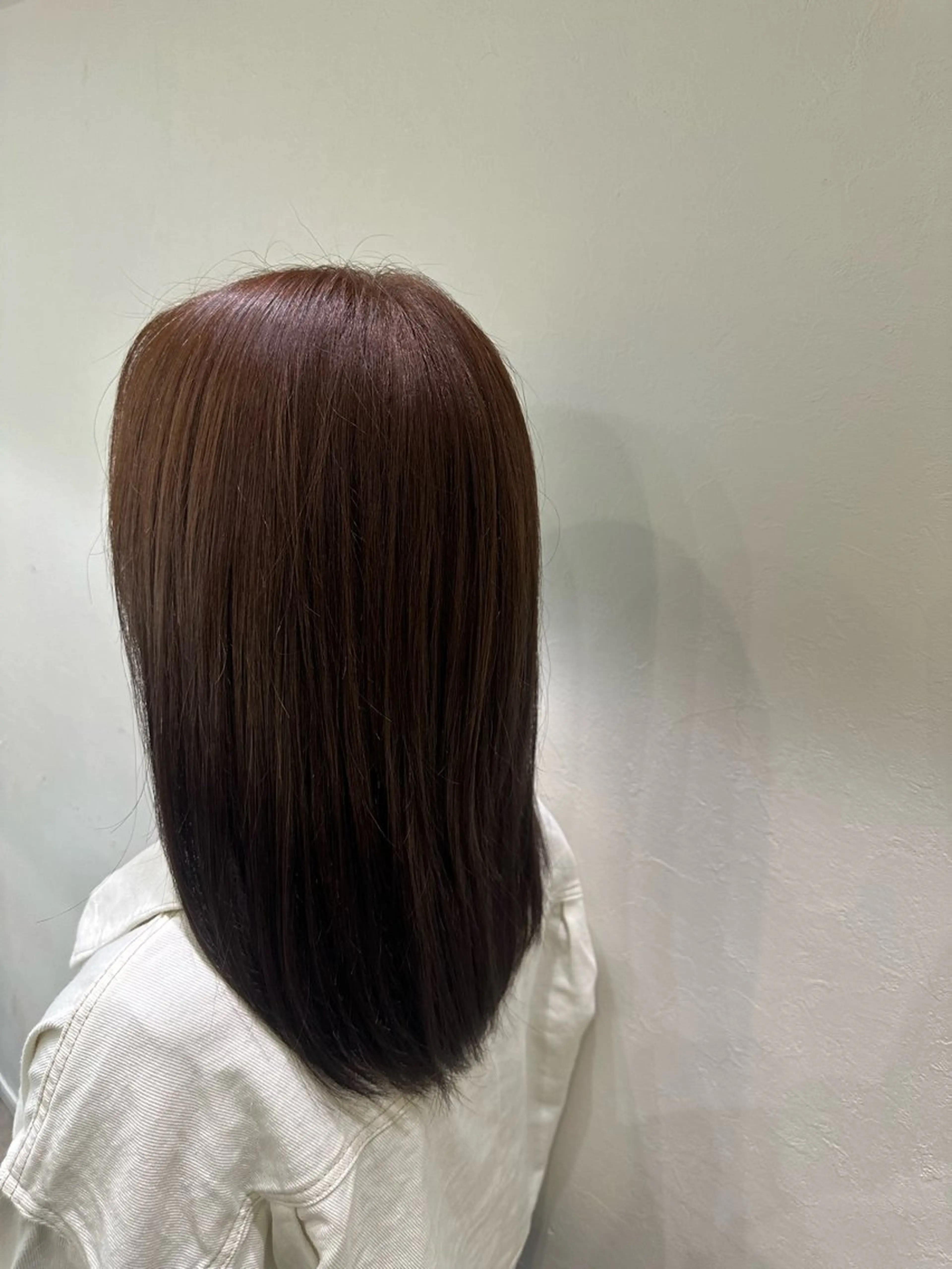 セミロング カラー ベージュカラー カット ヘアカラー トリートメント 伊藤 旭華のヘアスタイル