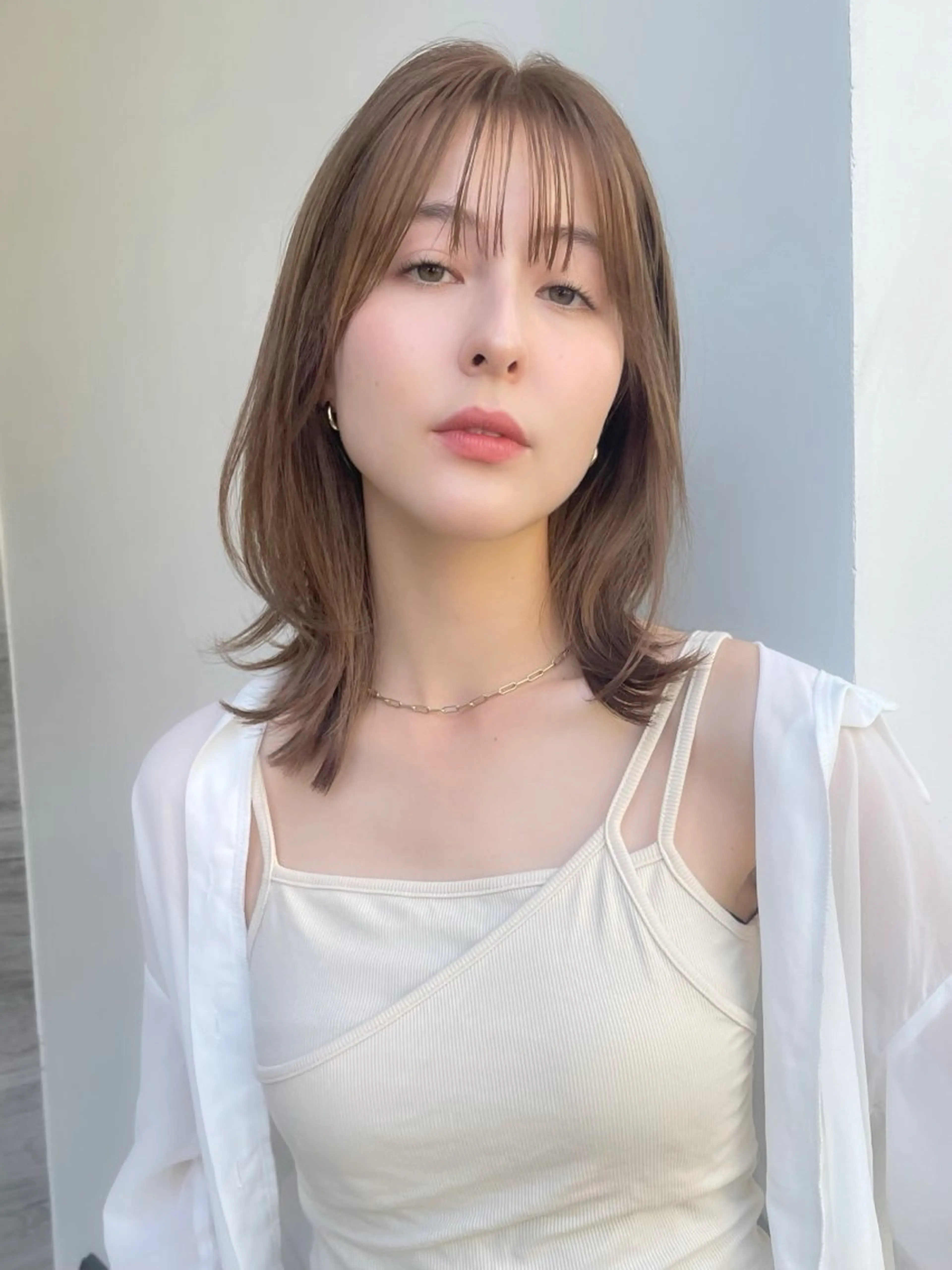 ミディアム ミディアムレイヤー チョコレートブラウン レイヤーカット シースルーバング カット ヘアカラー トリートメント ボブ/デザインカラー /表参道/新井美有紀のヘアスタイル