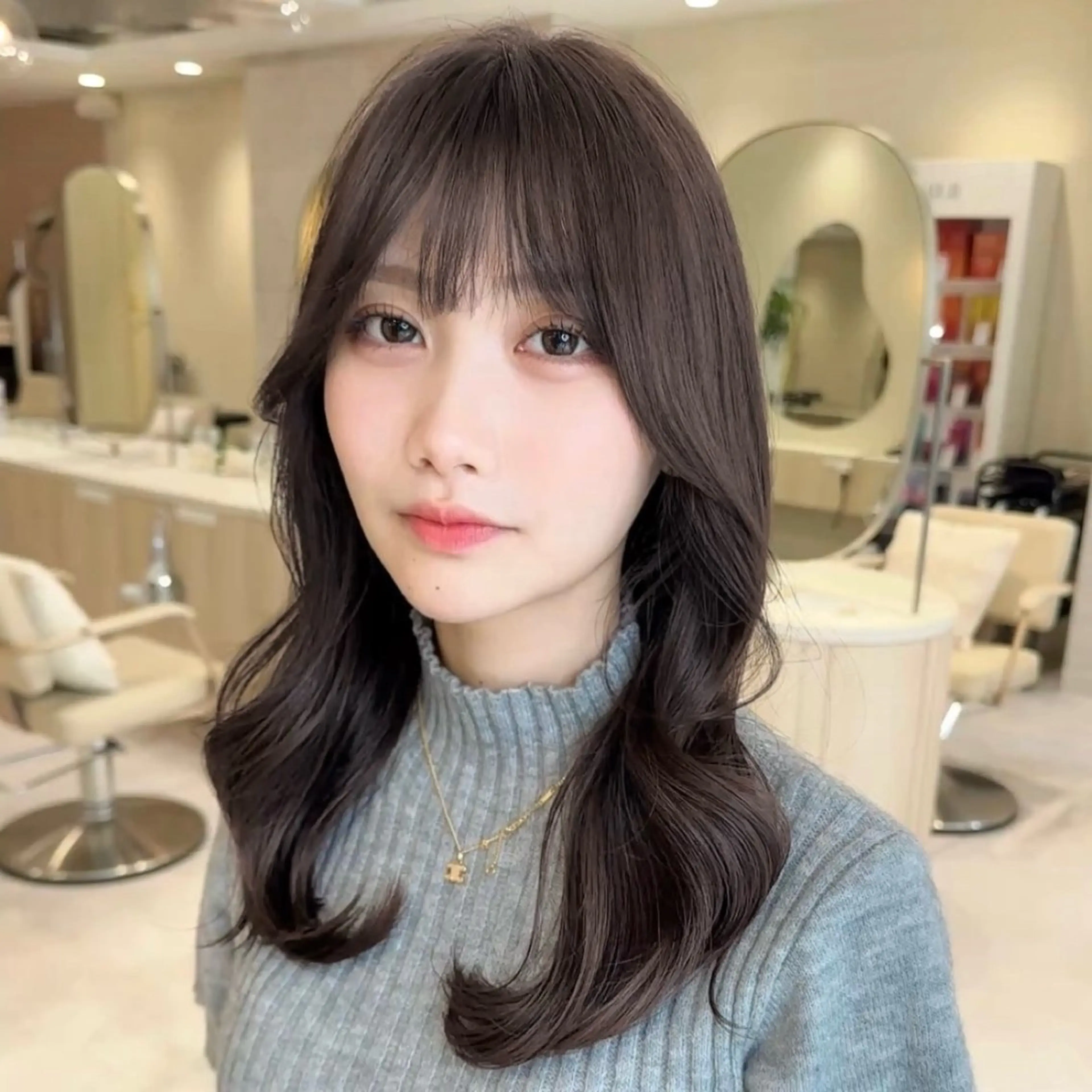 セミロング デザインカット 顔周りカット 韓国風ヘア レイヤーカット 似合わせカット カット ヘアカラー 1日1名様限定 予約可能のヘアスタイル