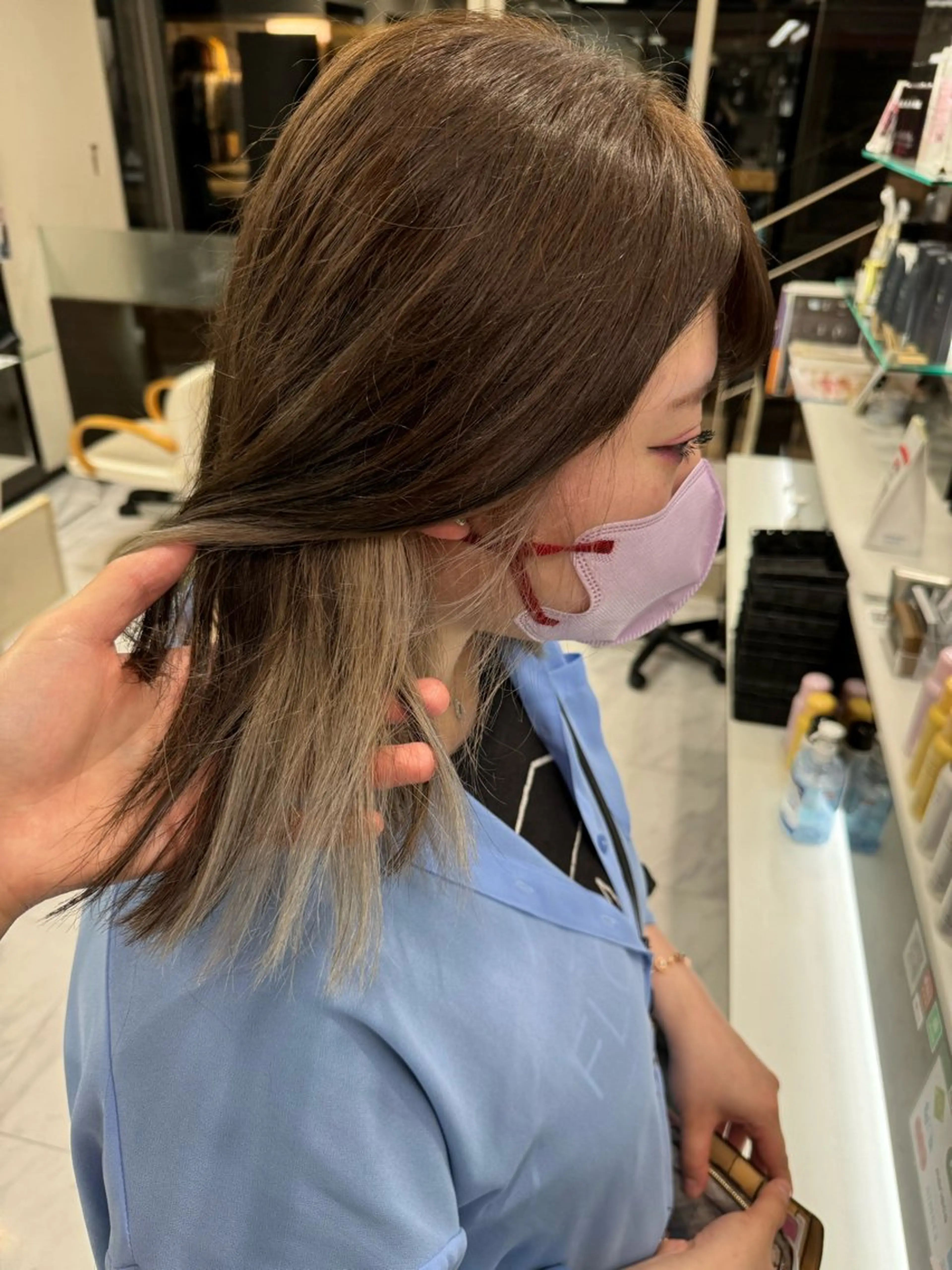 ミディアム カラー ヘアアレンジ 切りっぱなしボブ アッシュ アッシュブラウン ミストバング ブリーチ カット ヘアカラー トリートメント Zina 大宮所属・目黒 碧人のヘアスタイル