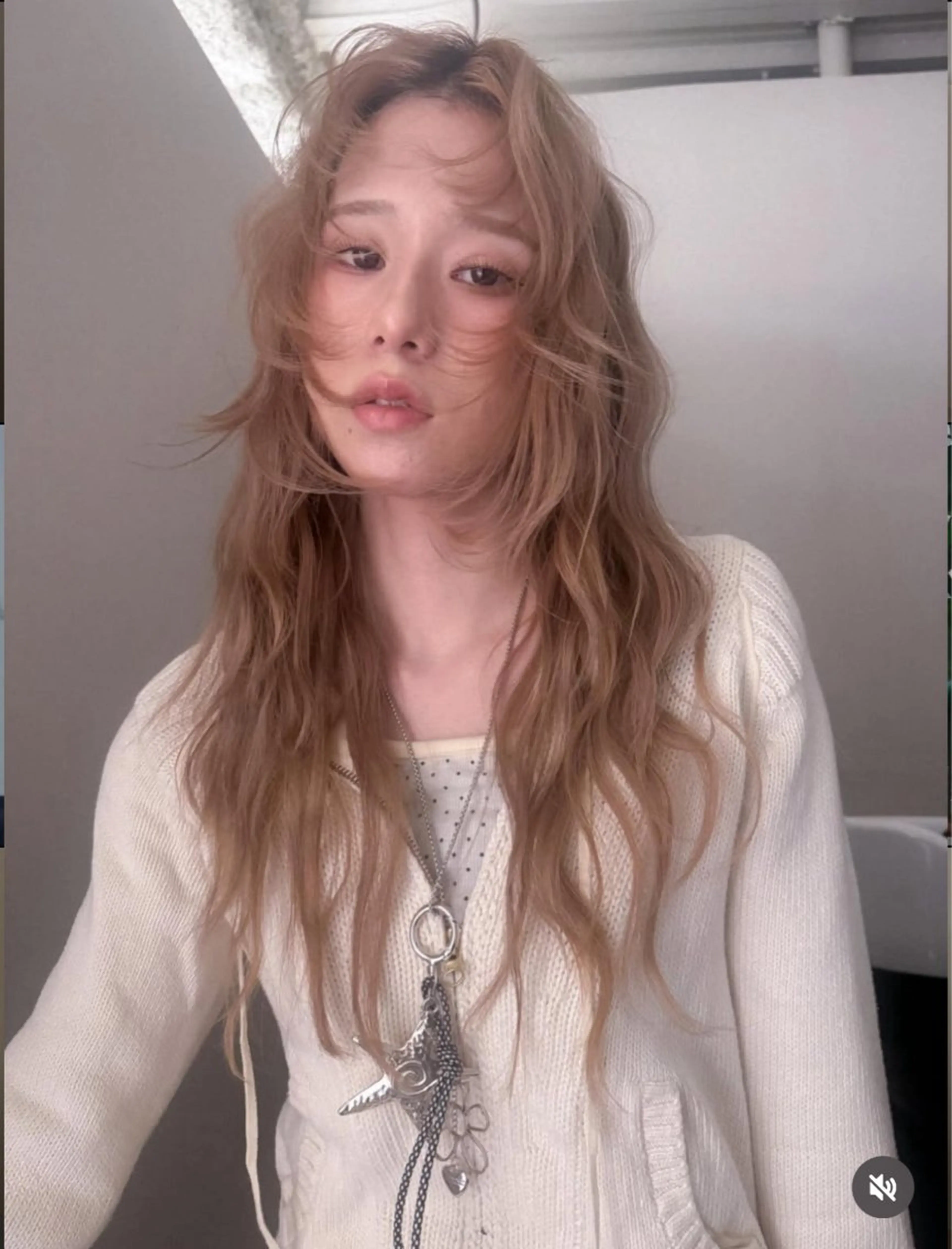 ロング ヘアカラー 山田 麻椰のヘアスタイル