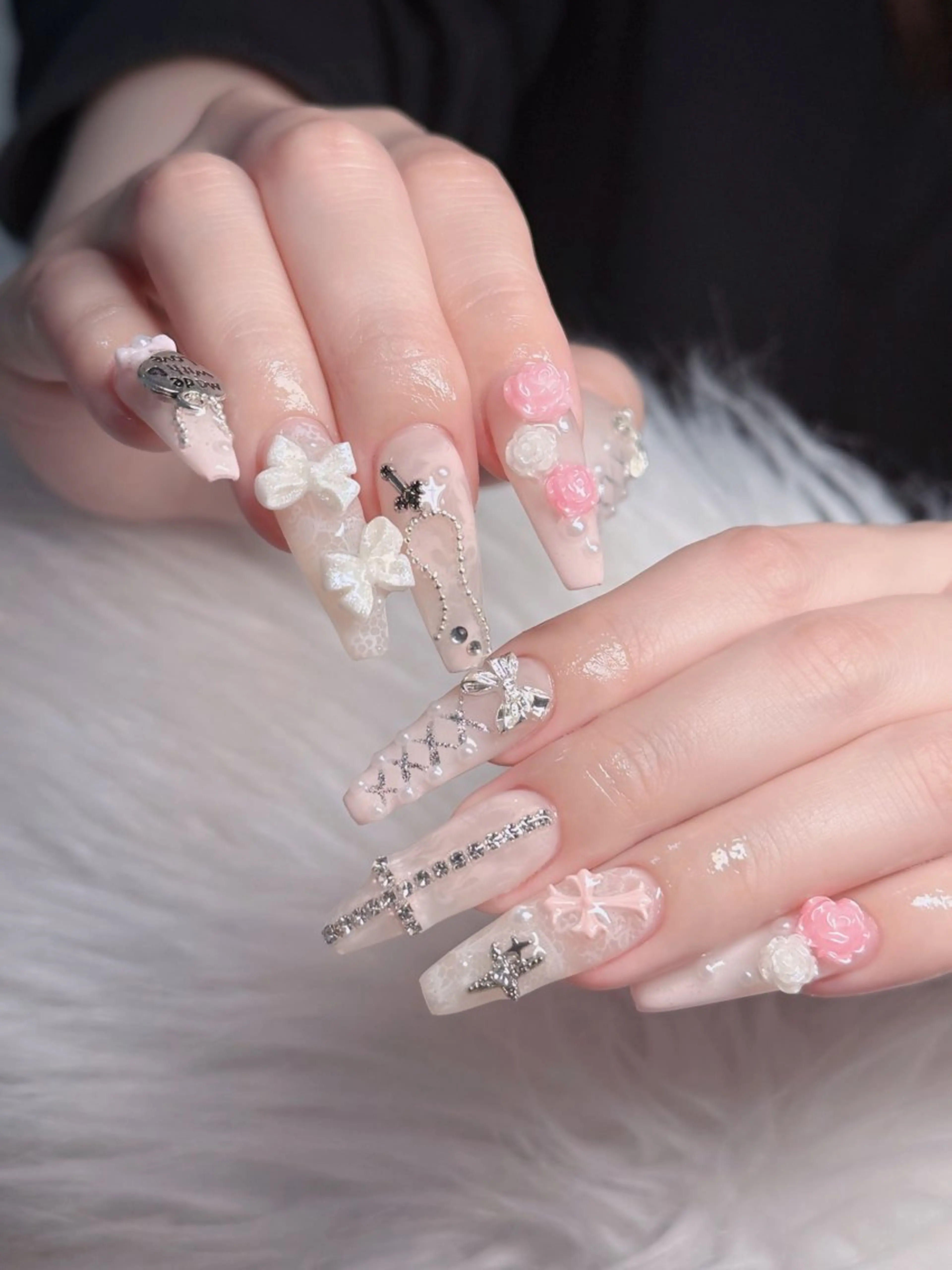 ネイル オーロラネイル フレンチネイル ジェルネイル ハロウィン キラキラネイル H.baby Nail Salonのネイルデザイン