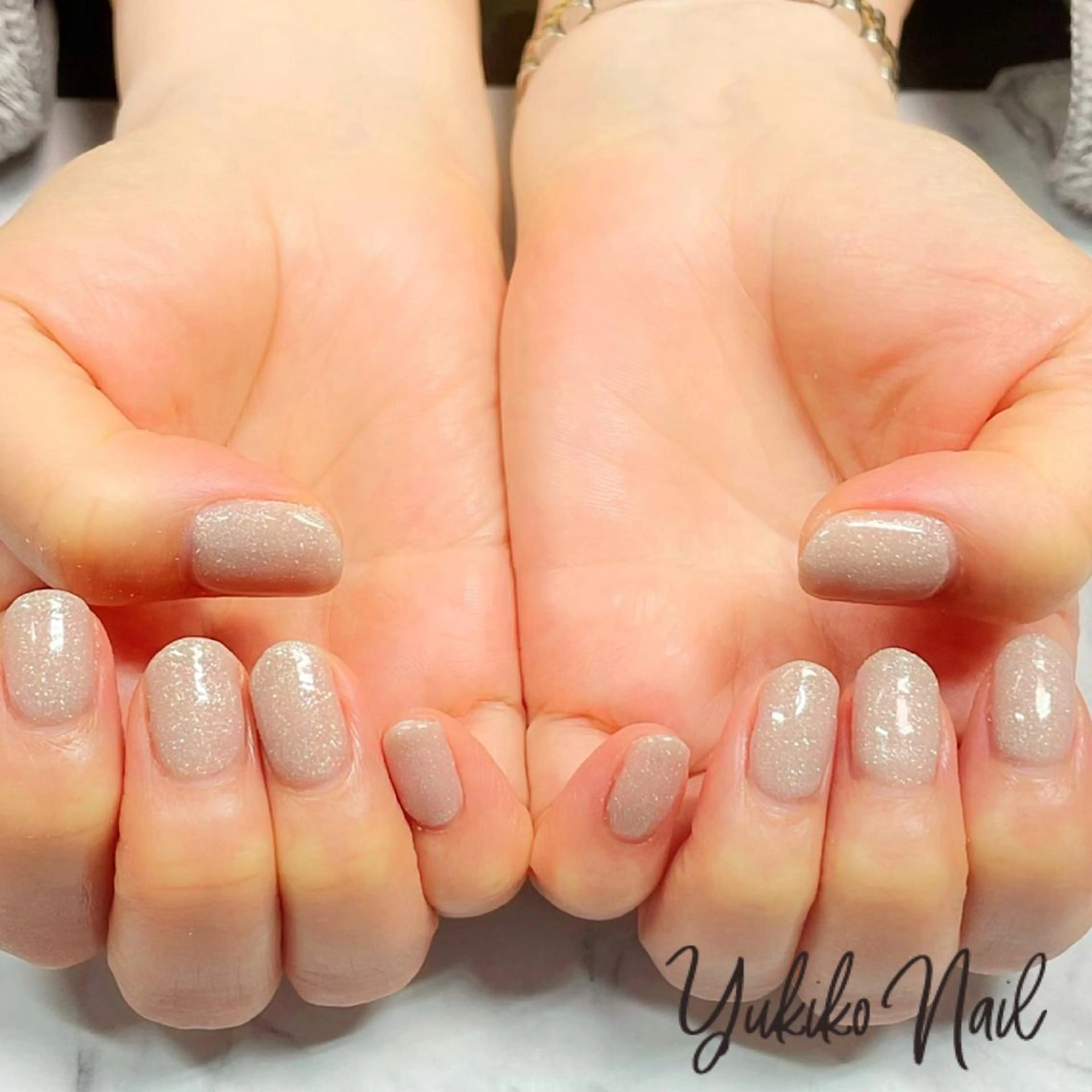 ネイル キラキラネイル ラメ(グリッター) オフィスネイル ワンカラーネイル シンプルネイル ハンドネイル ユキコ ネイルのネイルデザイン
