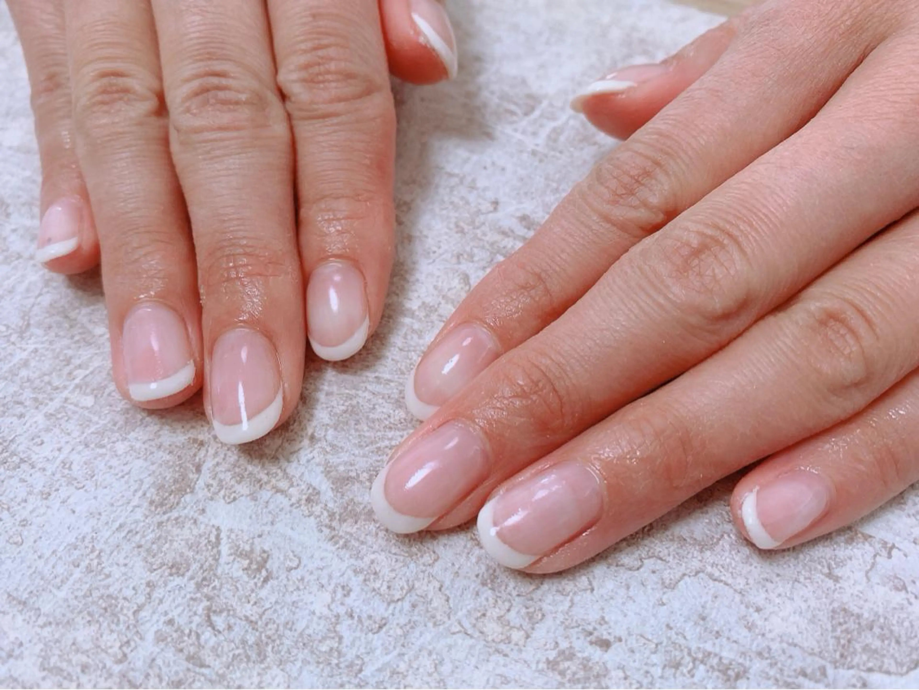 ネイル フレンチネイル mogunail &blowのネイルデザイン