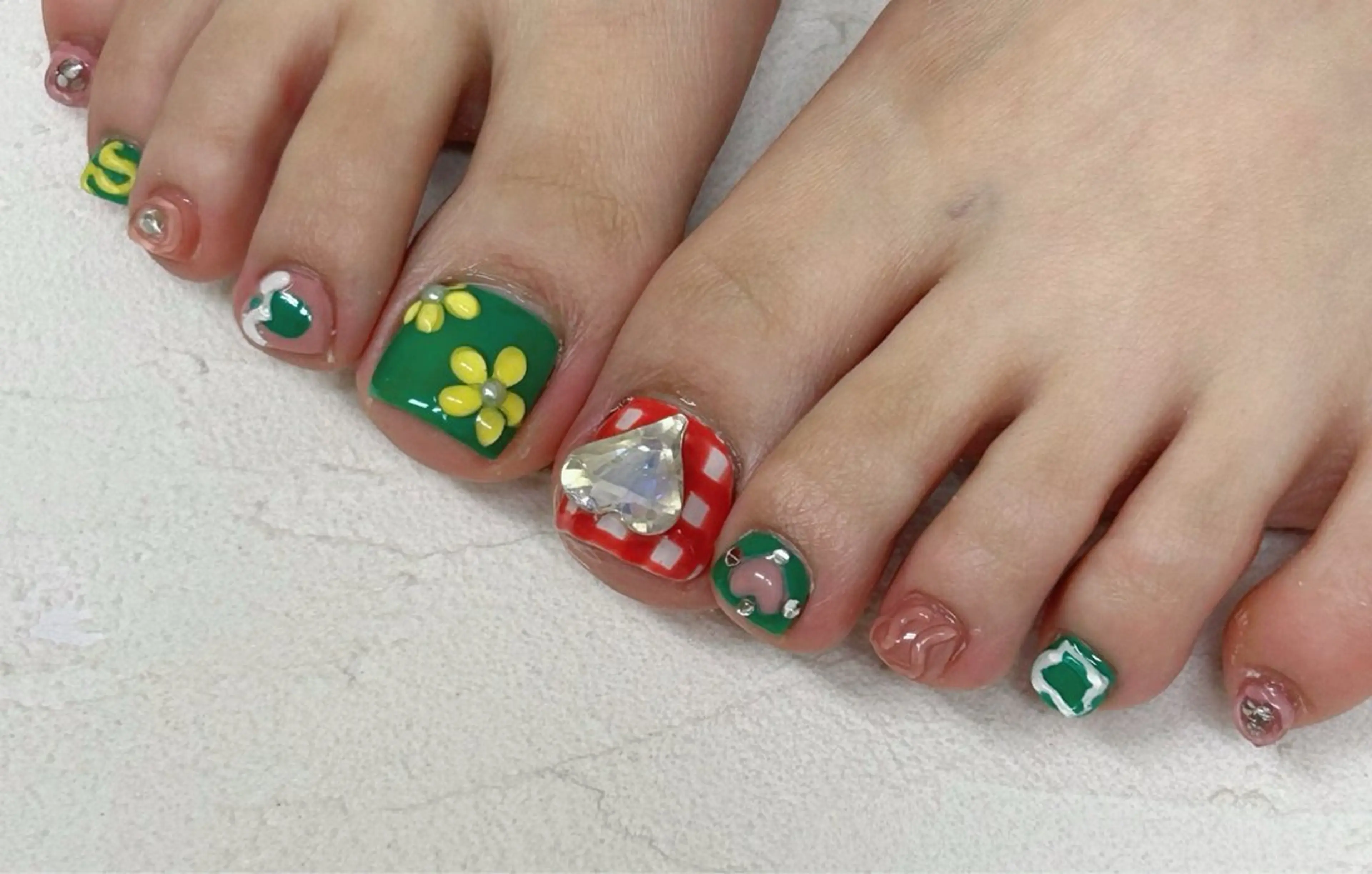 ネイル 持ち込み nico +所属・nico + 鷲野のネイルデザイン