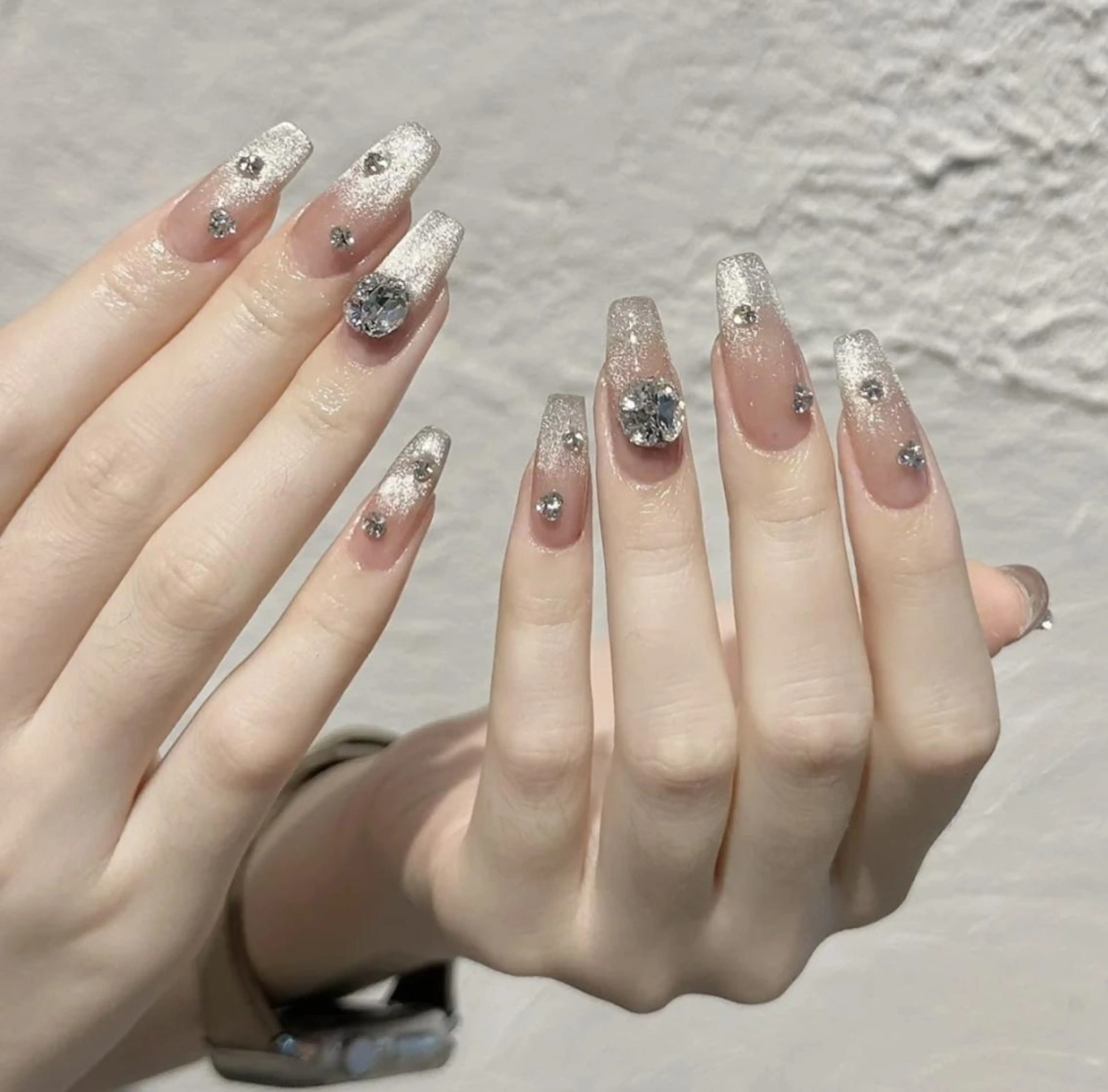 ネイル アートネイル 長さ出し ネイルチップ Queens ciciのネイルデザイン