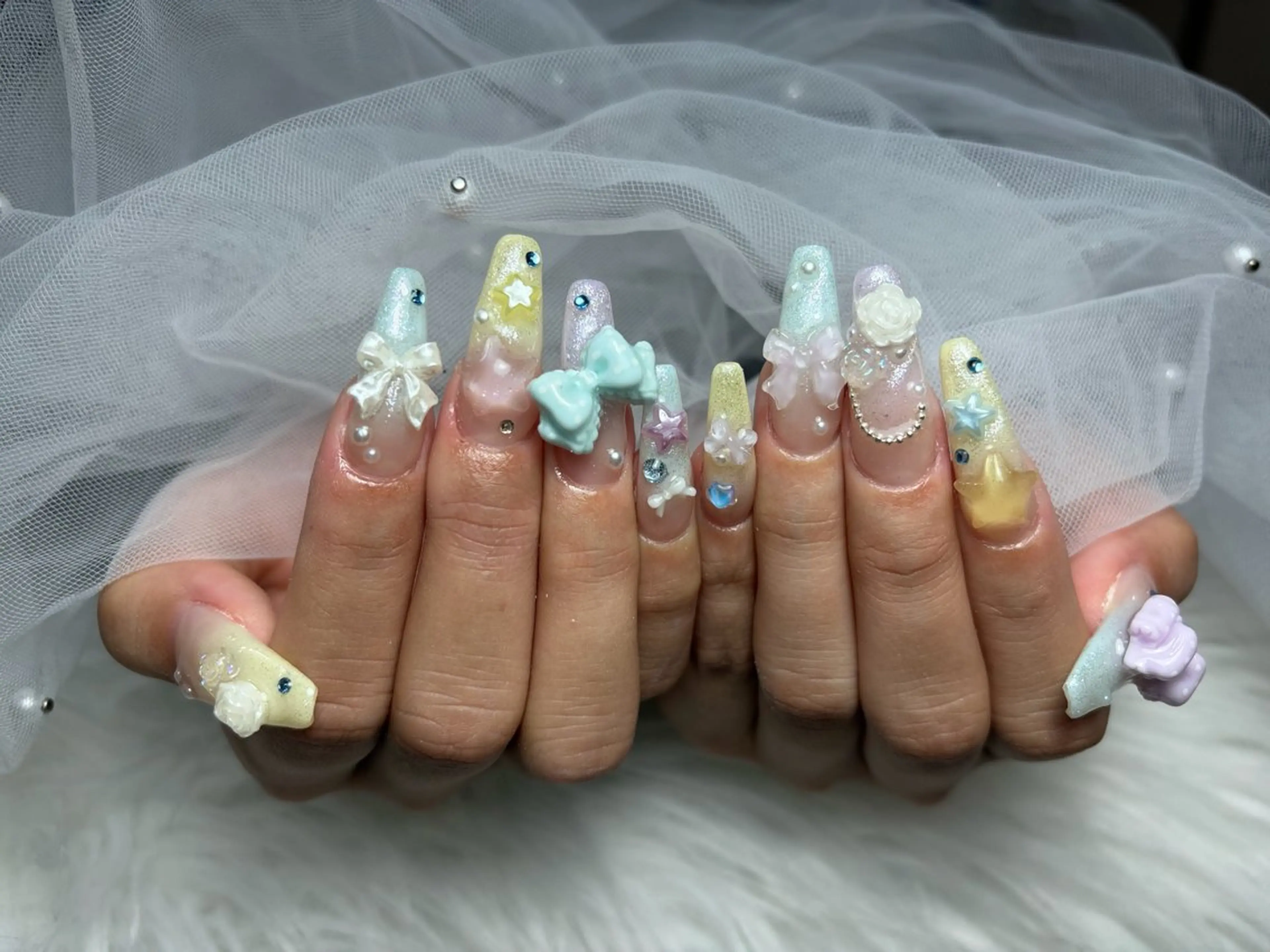ネイル アートネイル 長さ出し ジェルネイル 韓国ネイル マグネットネイル ハンドネイル Cloudy Chan Nailのネイルデザイン