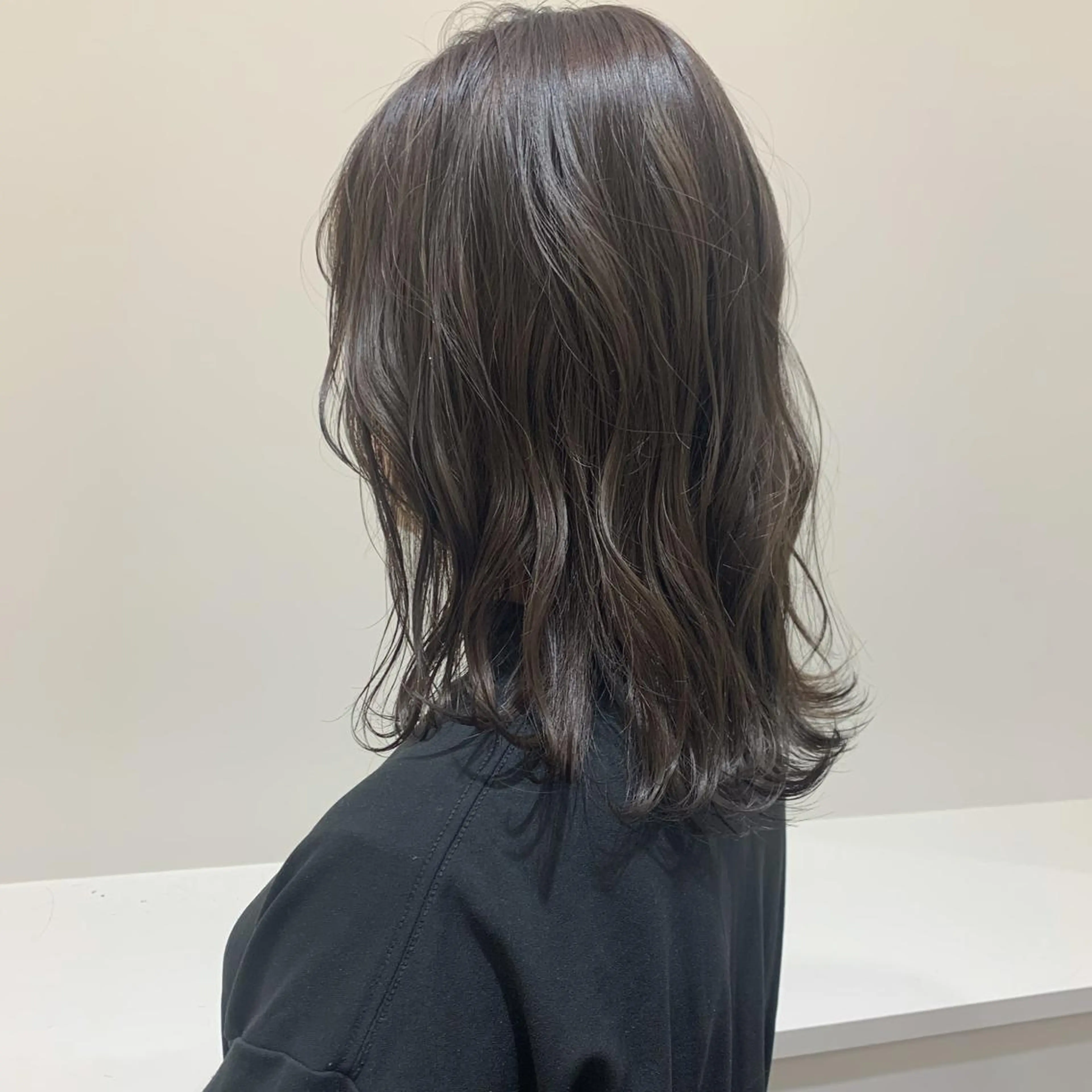 ミディアム カラー 透明感カラー グレージュ 渋谷ブリーチカラー 韓国ヘアyuikoのヘアスタイル