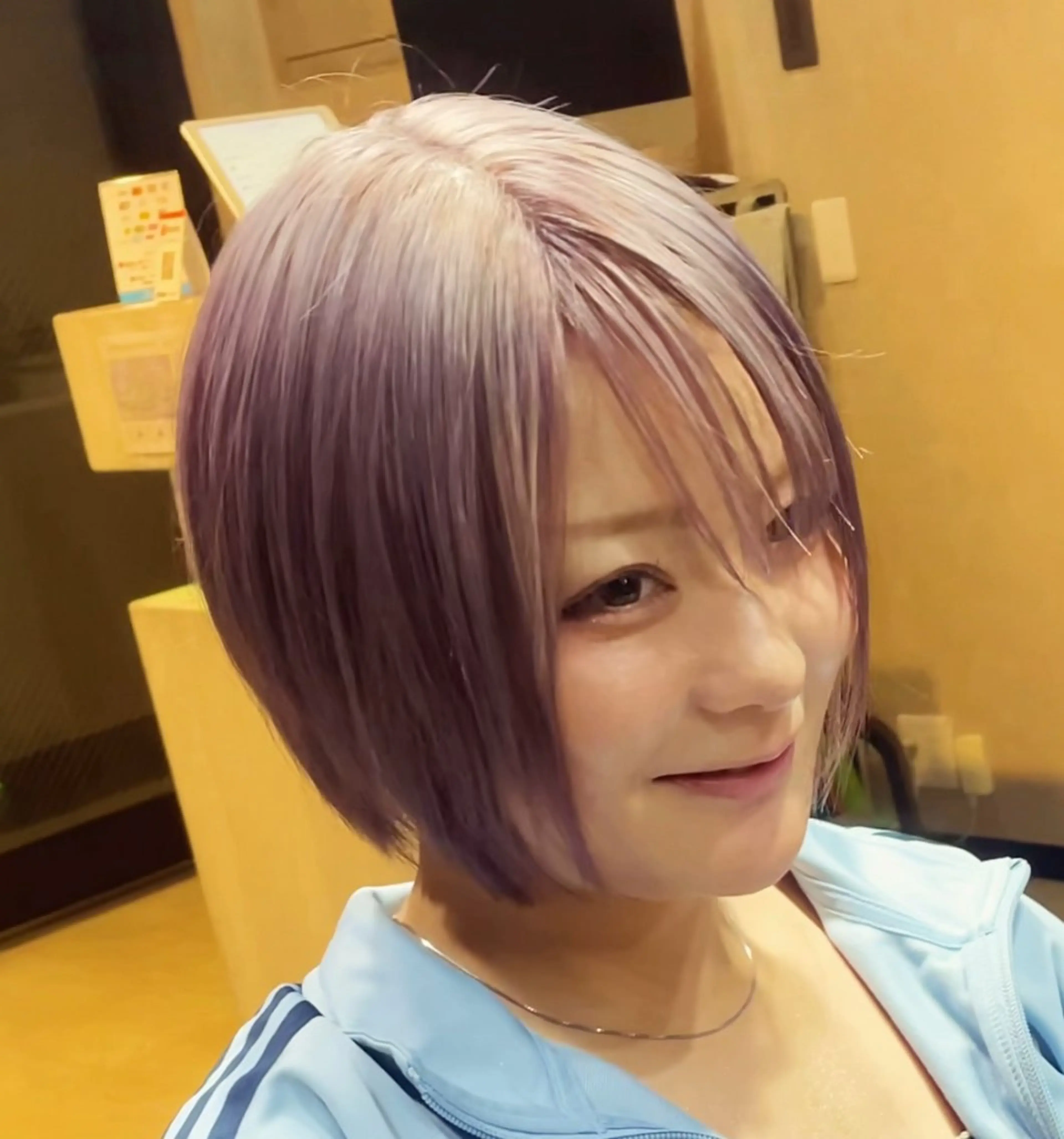 ショート カラー ブリーチ ラベンダーカラー 寺門 達也のヘアスタイル