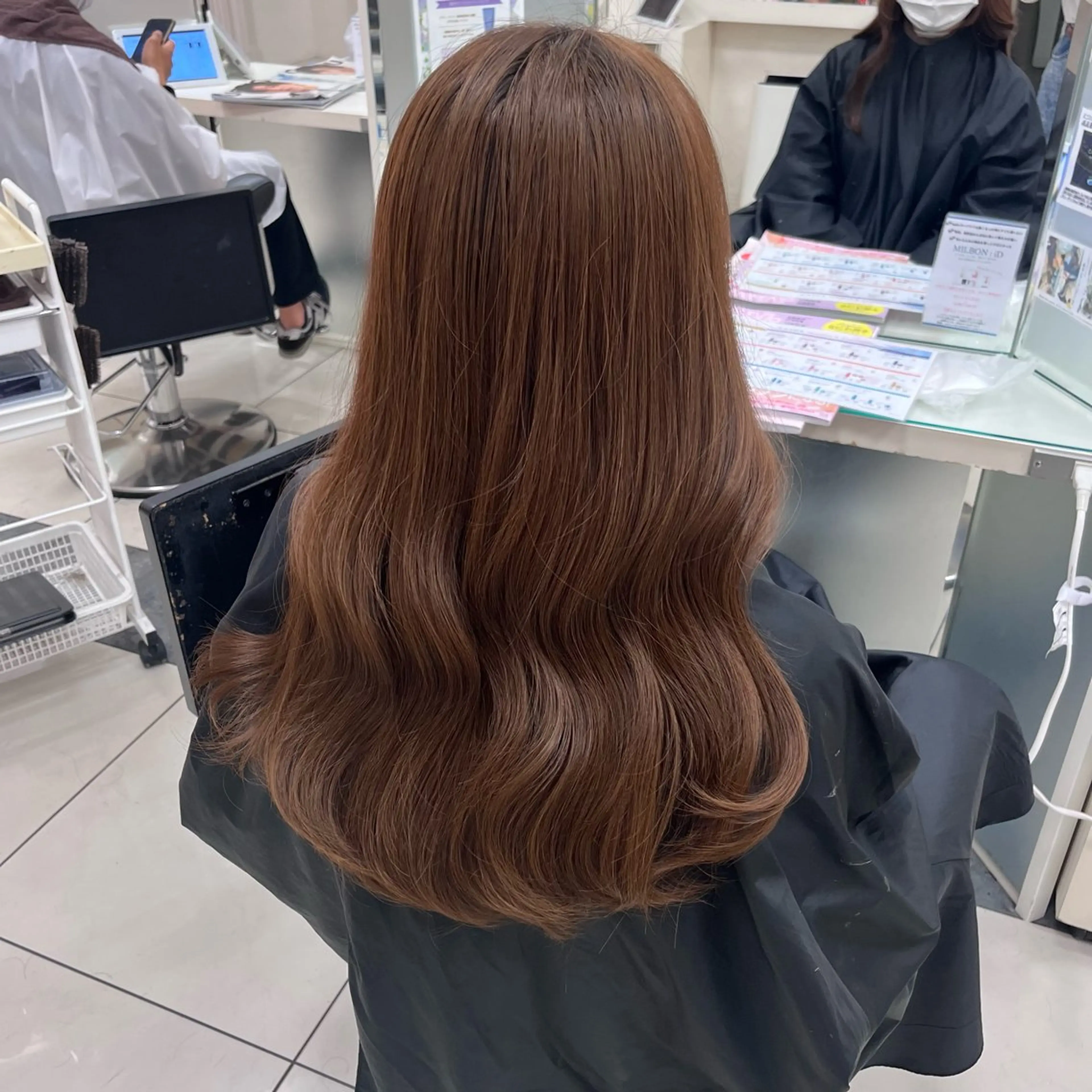 ロング カラー ブリーチ ブラウンカラー ブリーチなしカラー カット ヘアカラー トリートメント ウスイ ハルカのヘアスタイル