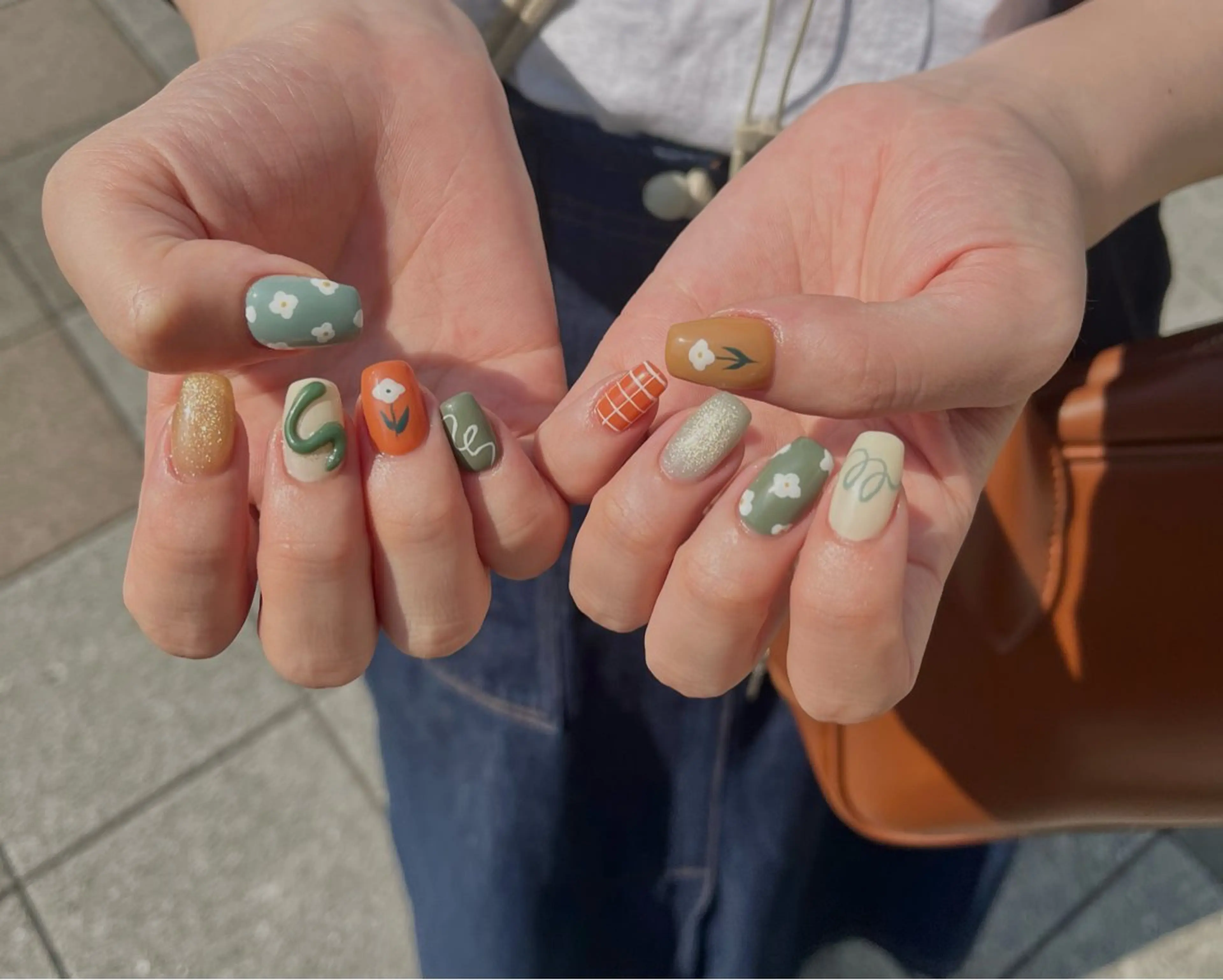 ネイル ハンドネイル 友田 晴香のネイルデザイン