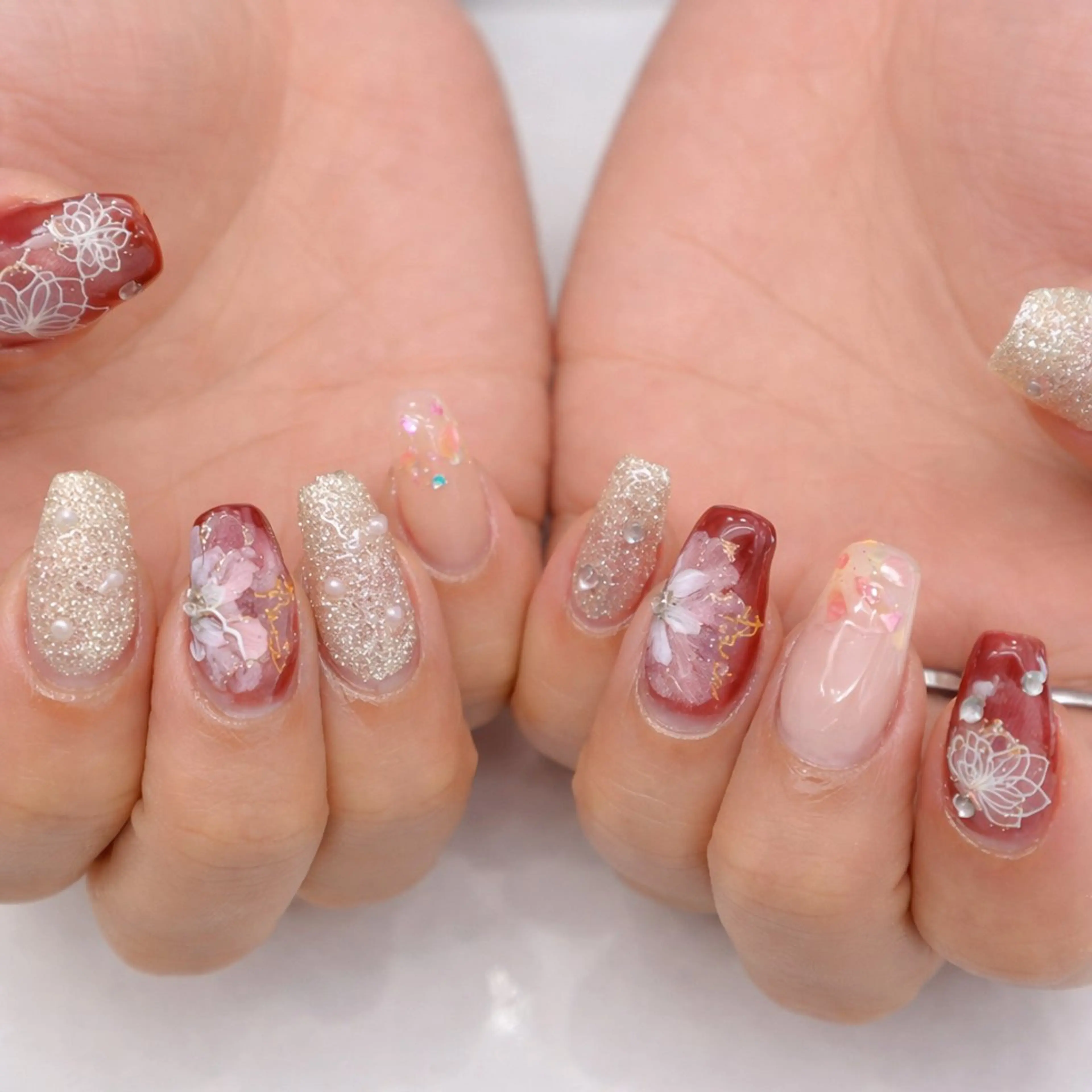 ネイル アートネイル ボルドー フラワーネイル キラキラネイル ラメ(グリッター) ハンドネイル Kii nailのネイルデザイン