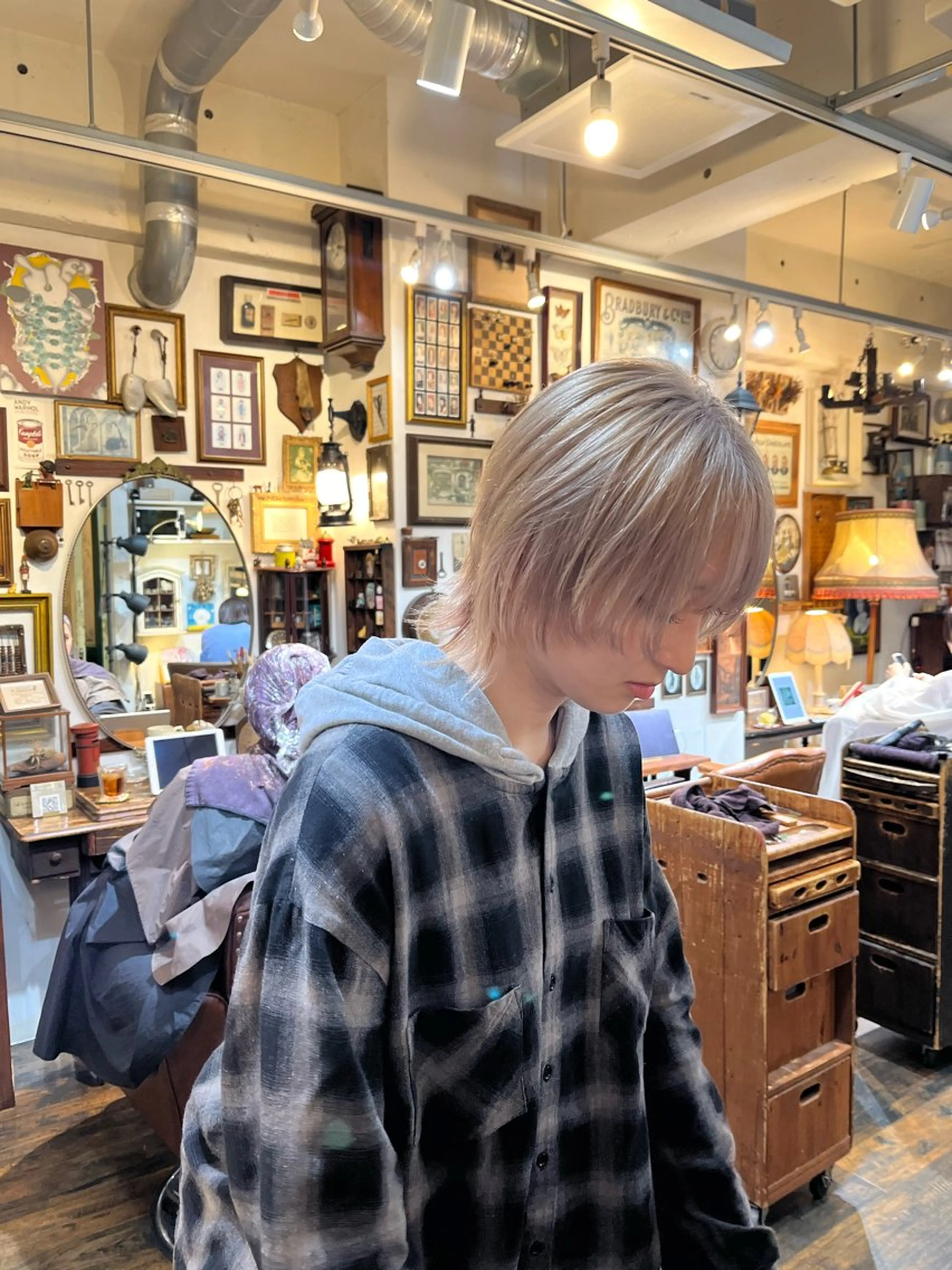 ショート カラー ベージュカラー ブリーチ ウルフカット benji 学芸大学所属・朝が楽なパーマ 🌱ショート/緒方椋のヘアスタイル