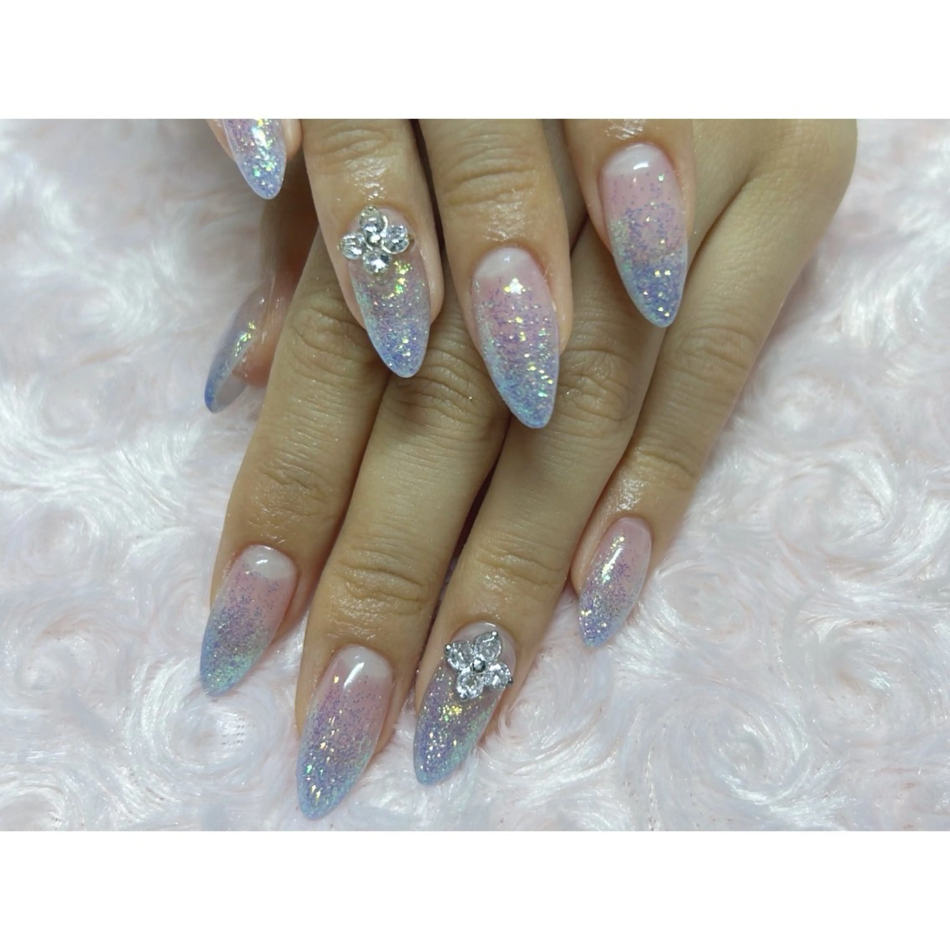 ネイル ストーンネイル ハンドネイル 横浜駅東口 🐬🫧 ｵｰﾀのネイルデザイン