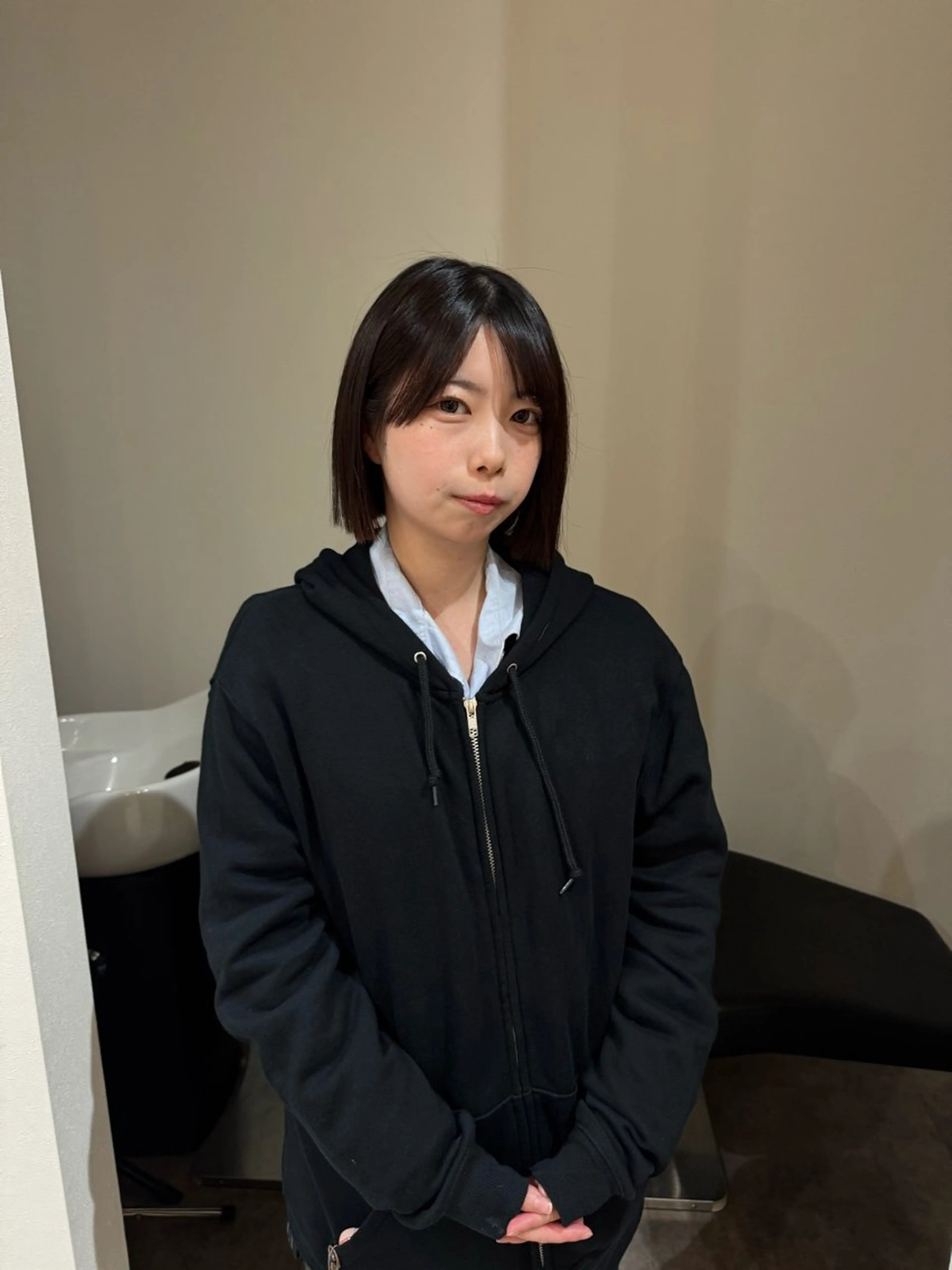 ショート カラー 大人な抜け感レイヤー remi🖤のヘアスタイル