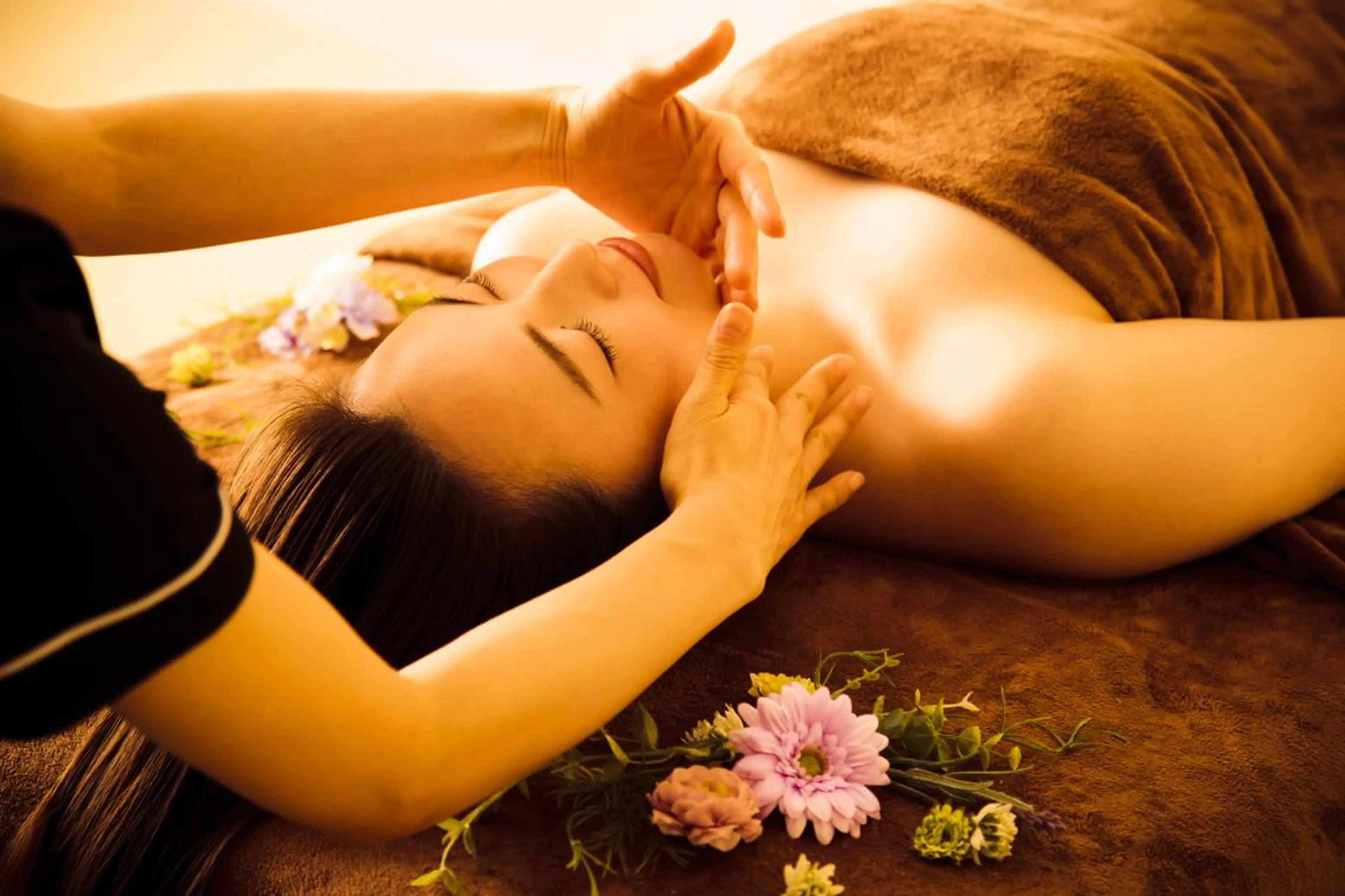 24☆60分8,880円[最先端痩身&強力顔筋引き上げ]スーパーセルムコロナ太り徹底ケアの写真