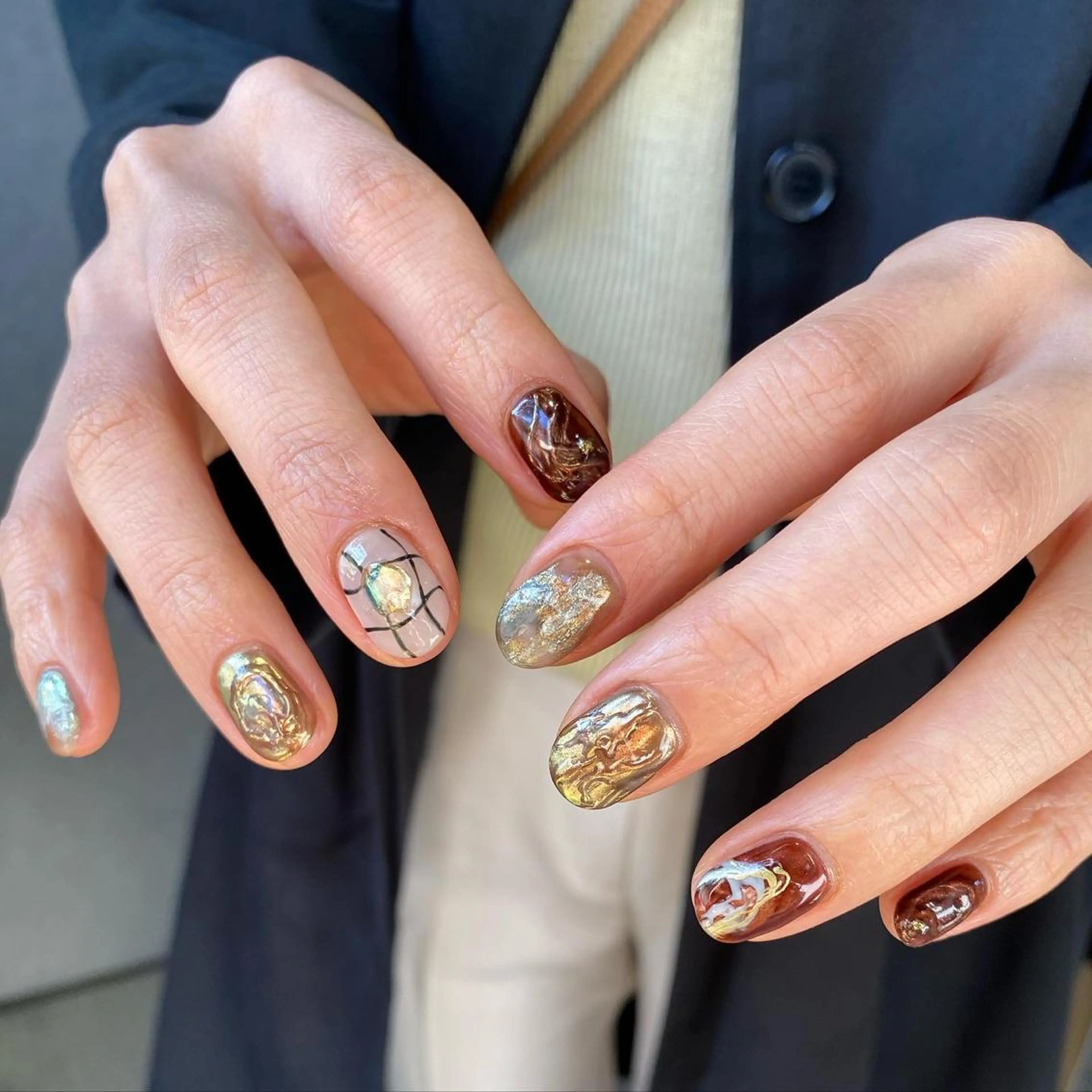 ネイル ボルドー ゴールド ハンドネイル 栗林 実莉のネイルデザイン