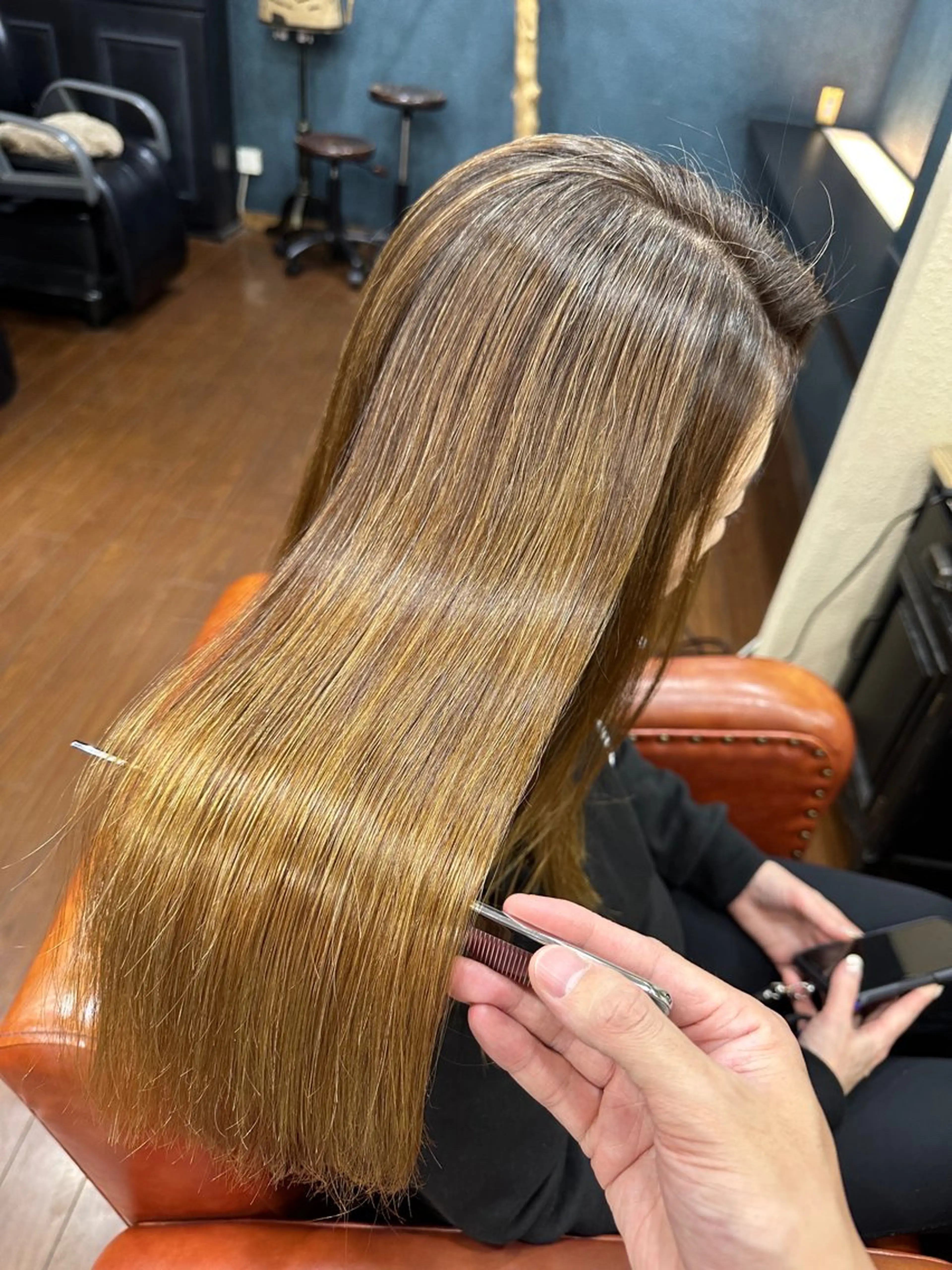 セミロング カラー 由谷 祥伍のヘアスタイル