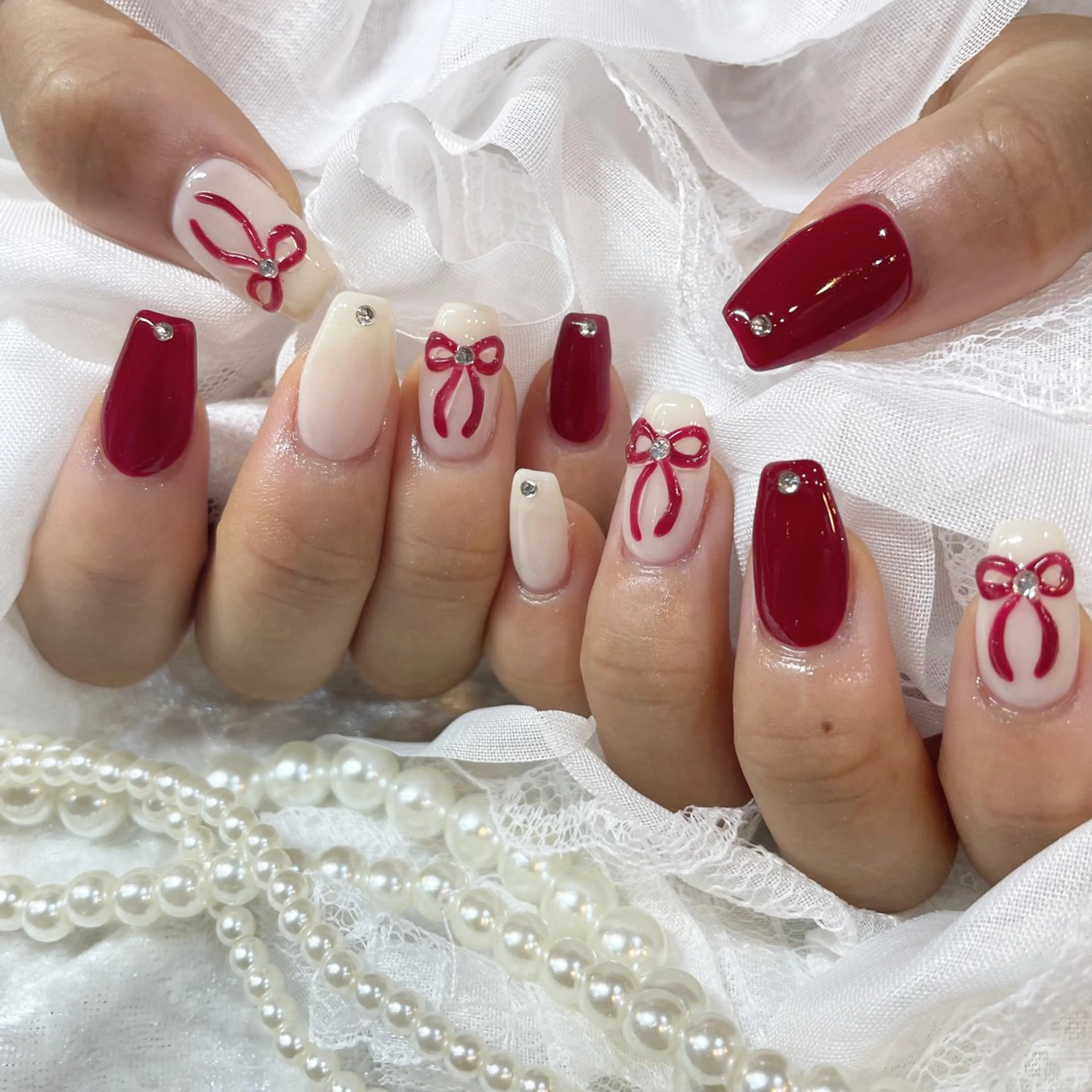 ネイル ジェルネイル 韓国ネイル 持ち込み ワンカラーネイル リボン ハンドネイル fiore nail 🦋のネイルデザイン