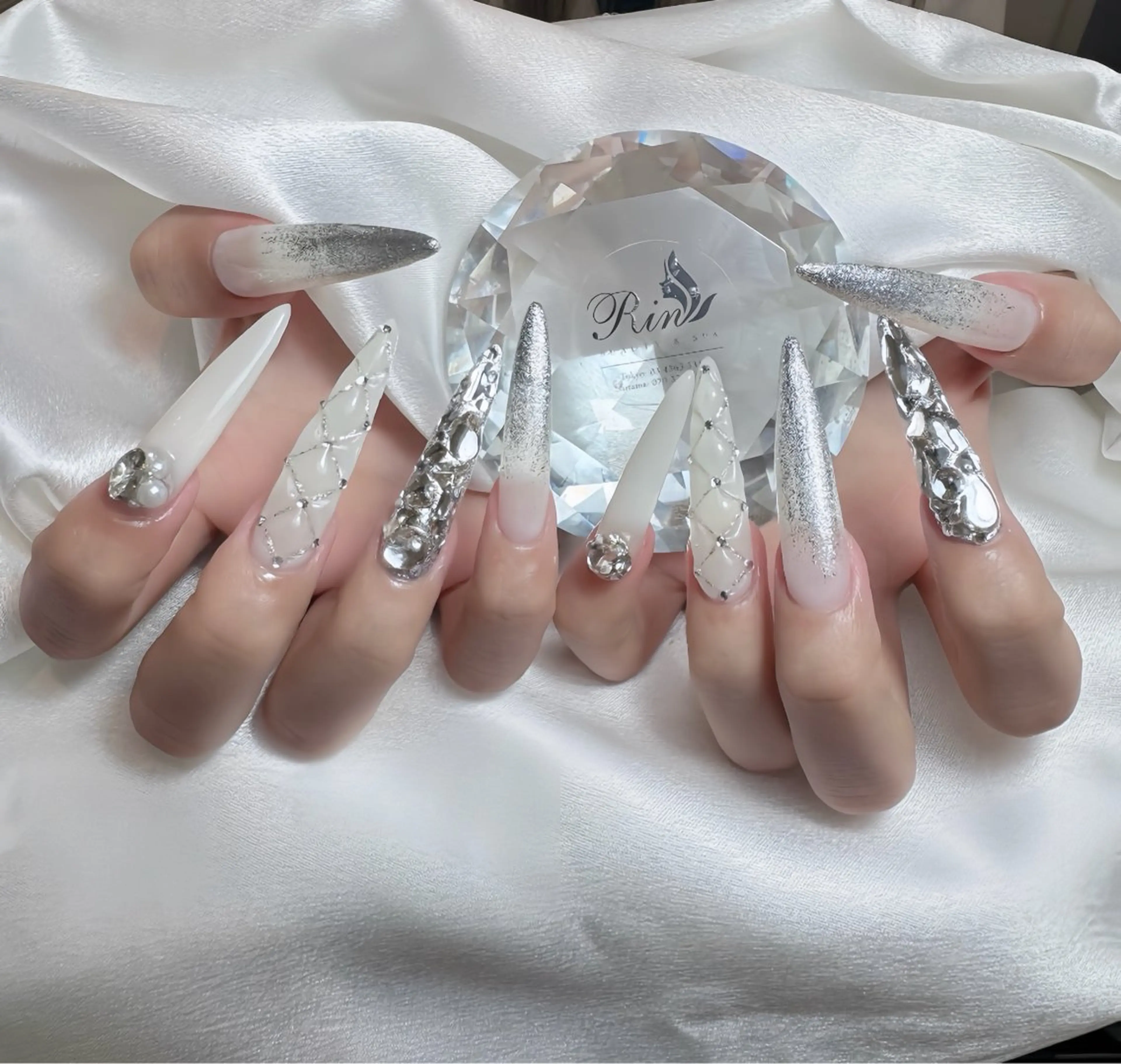 ネイル アートネイル チークネイル ジェルネイル ロングネイル マグネットネイル ハンドネイル Rin Nail 新大久保店のネイルデザイン