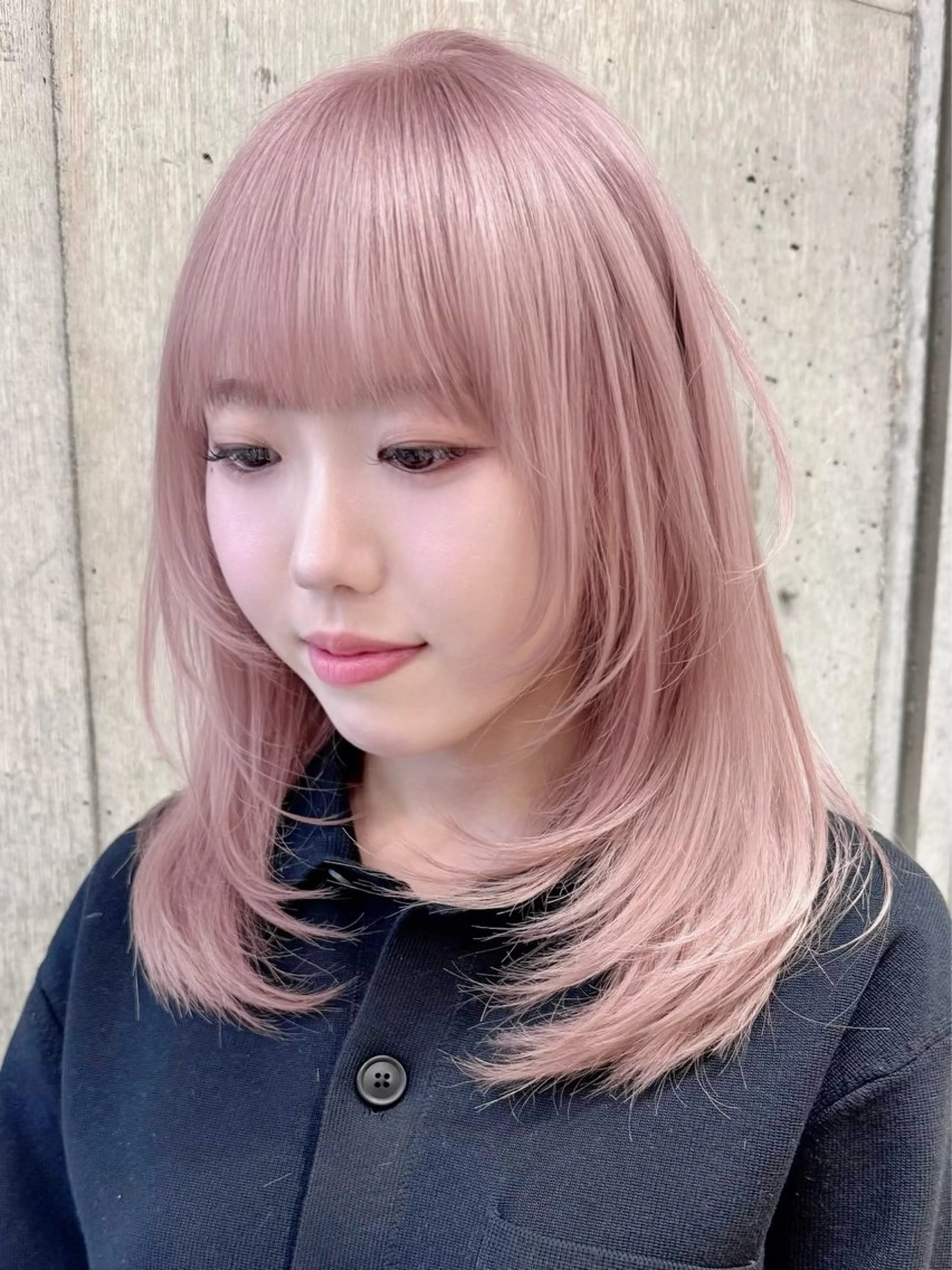 セミロング カラー ベージュカラー ピンクカラー ピンクベージュ ホワイトピンク ホワイトピンクベージュ ヘアカラー トリートメント 失敗しないハイトーン ✨ミルクティー/ミワのヘアスタイル